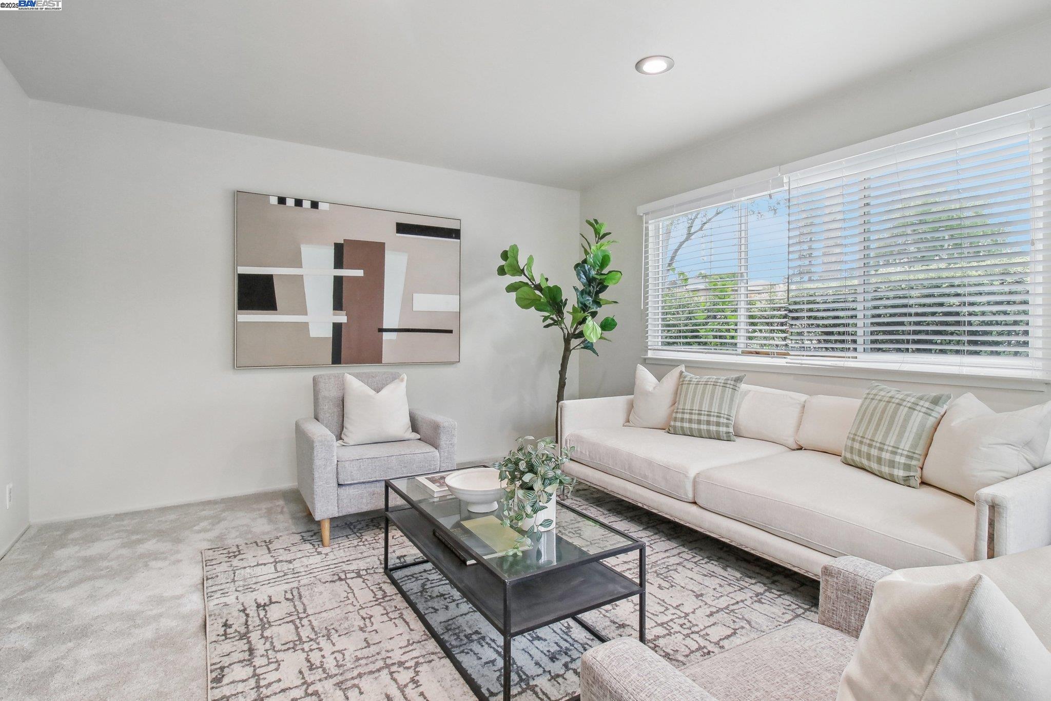 Detail Gallery Image 10 of 27 For 1920 Rock St #1,  Mountain View,  CA 94043 - 3 Beds | 1/1 Baths