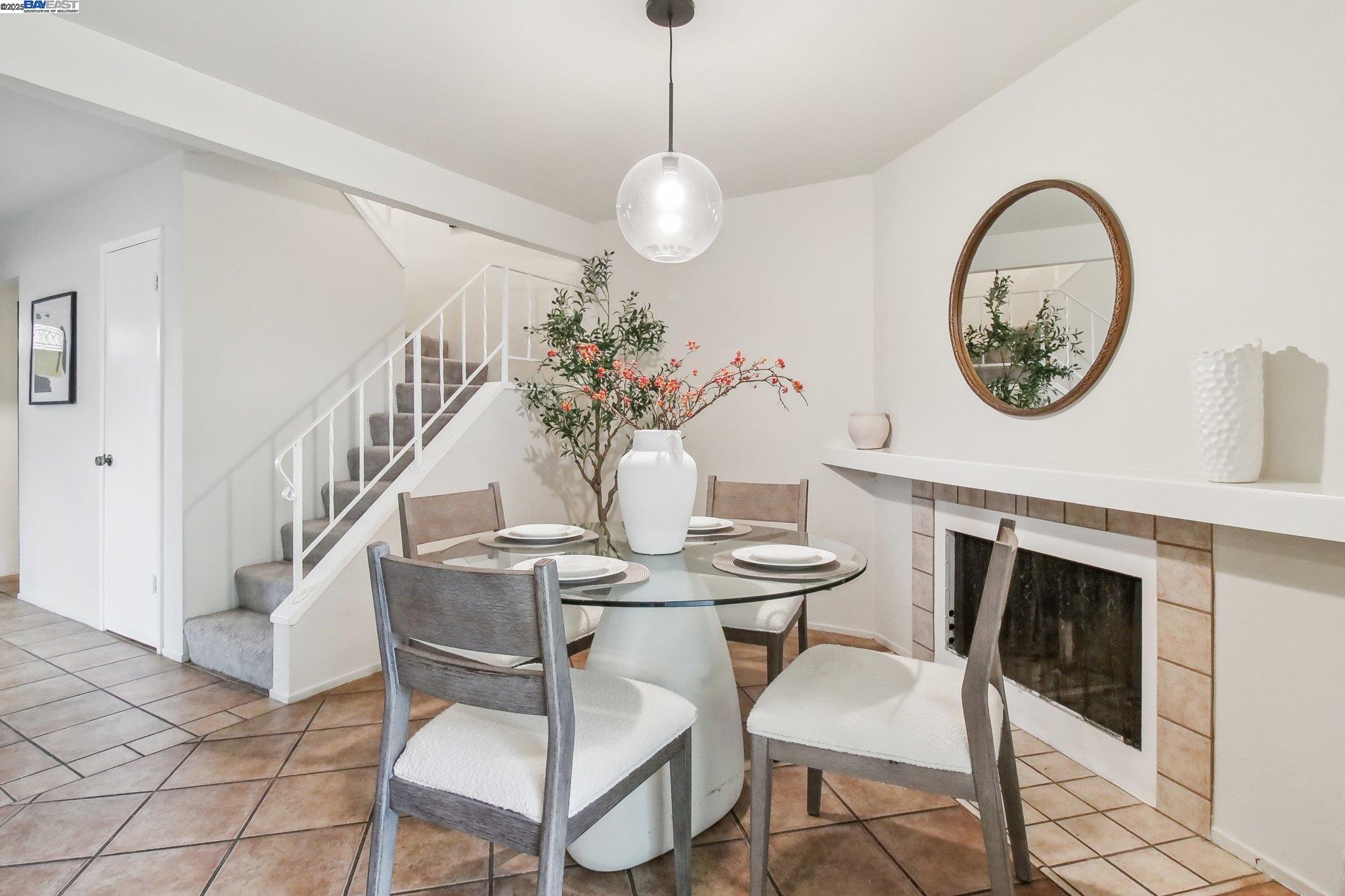 Detail Gallery Image 12 of 27 For 1920 Rock St #1,  Mountain View,  CA 94043 - 3 Beds | 1/1 Baths