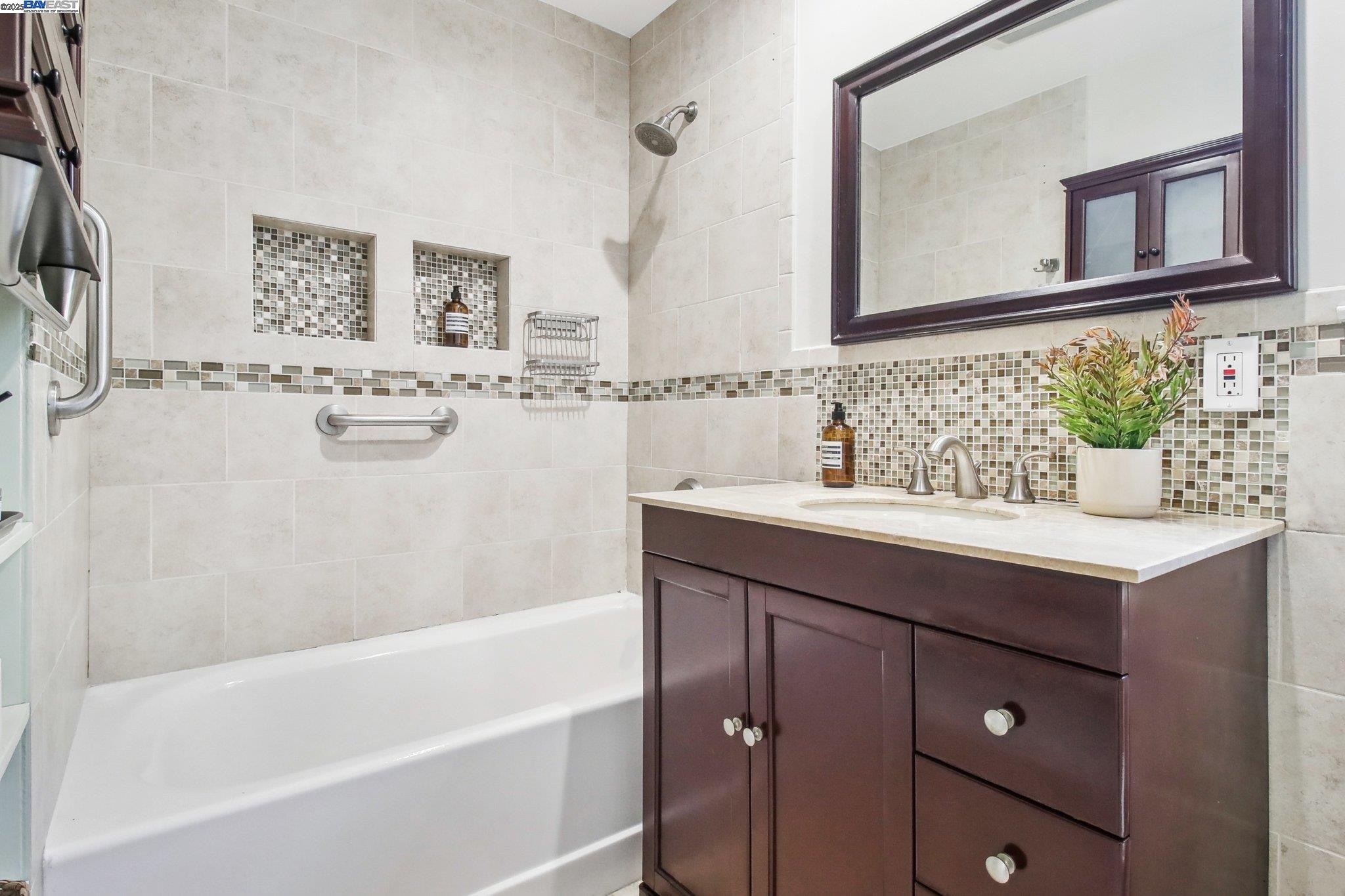 Detail Gallery Image 18 of 27 For 1920 Rock St #1,  Mountain View,  CA 94043 - 3 Beds | 1/1 Baths