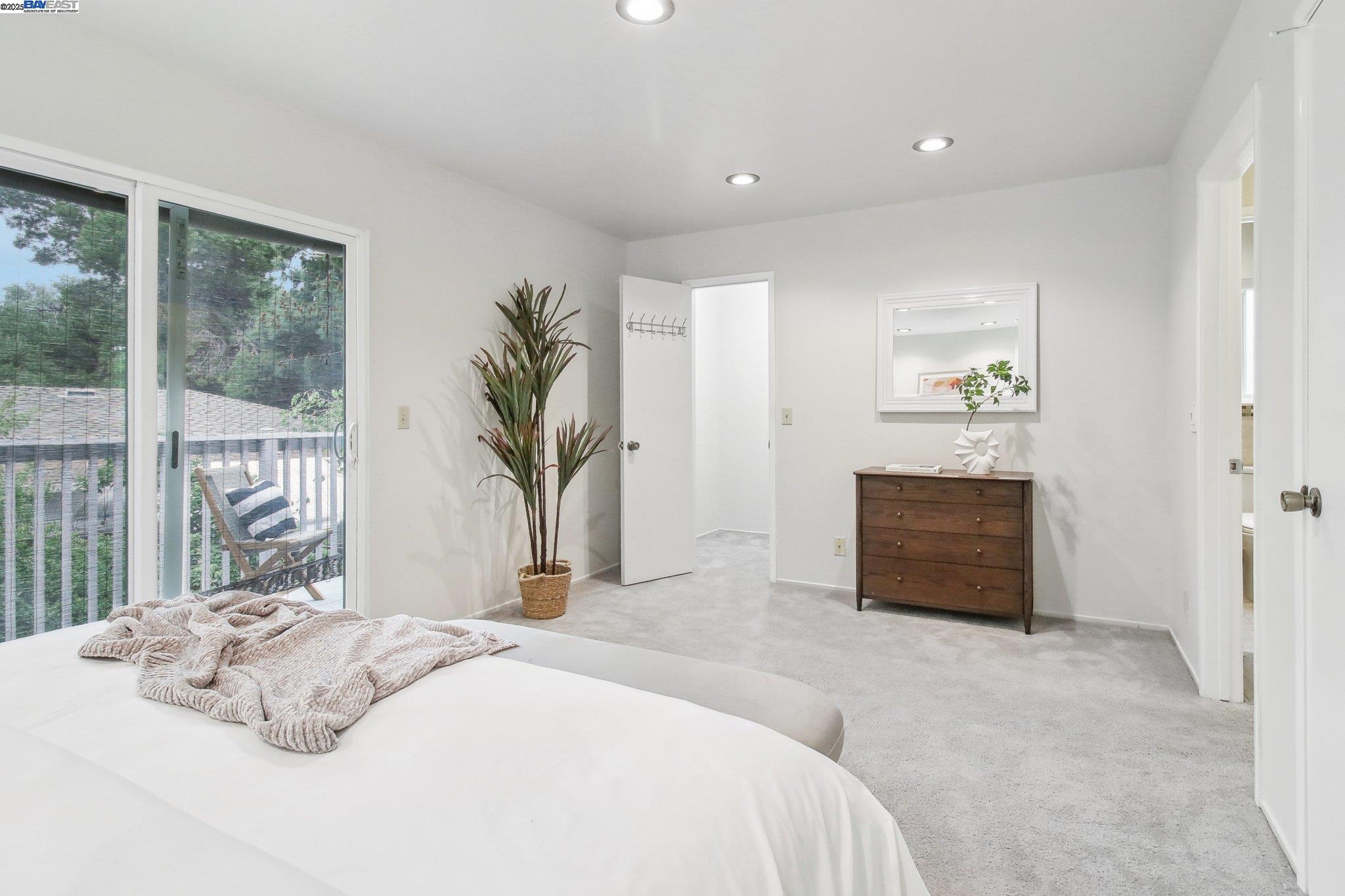 Detail Gallery Image 22 of 27 For 1920 Rock St #1,  Mountain View,  CA 94043 - 3 Beds | 1/1 Baths