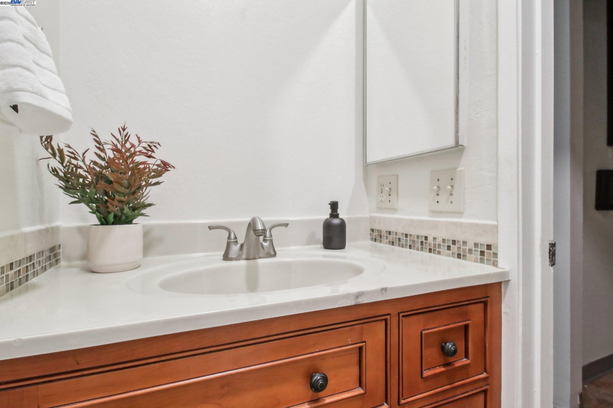 Detail Gallery Image 23 of 27 For 1920 Rock St #1,  Mountain View,  CA 94043 - 3 Beds | 1/1 Baths
