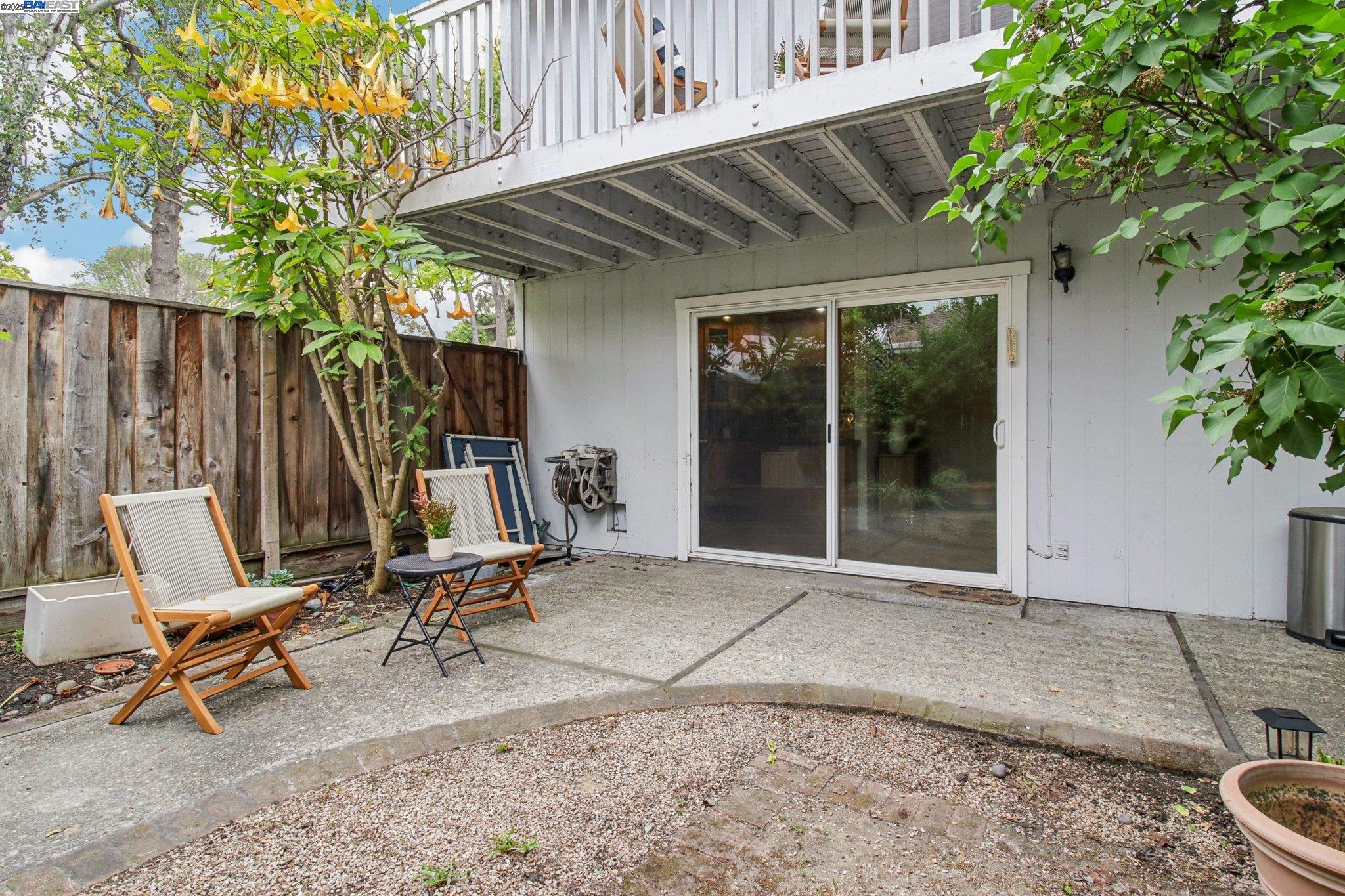 Detail Gallery Image 26 of 27 For 1920 Rock St #1,  Mountain View,  CA 94043 - 3 Beds | 1/1 Baths