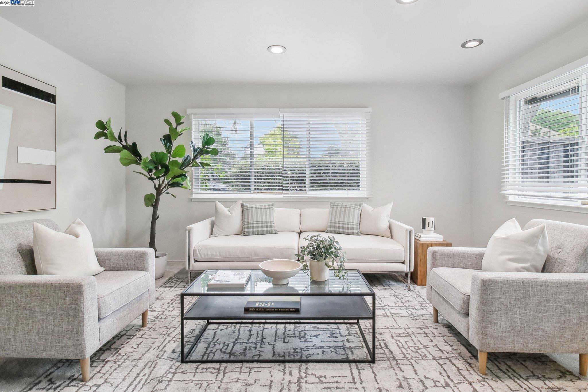 Detail Gallery Image 6 of 27 For 1920 Rock St #1,  Mountain View,  CA 94043 - 3 Beds | 1/1 Baths