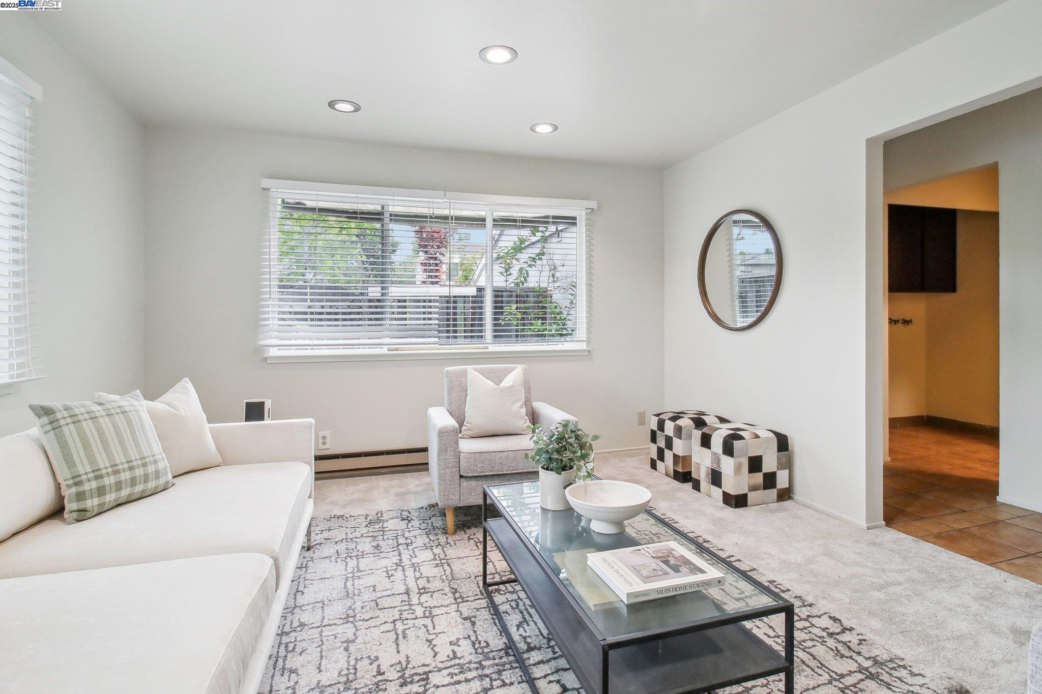 Detail Gallery Image 8 of 27 For 1920 Rock St #1,  Mountain View,  CA 94043 - 3 Beds | 1/1 Baths