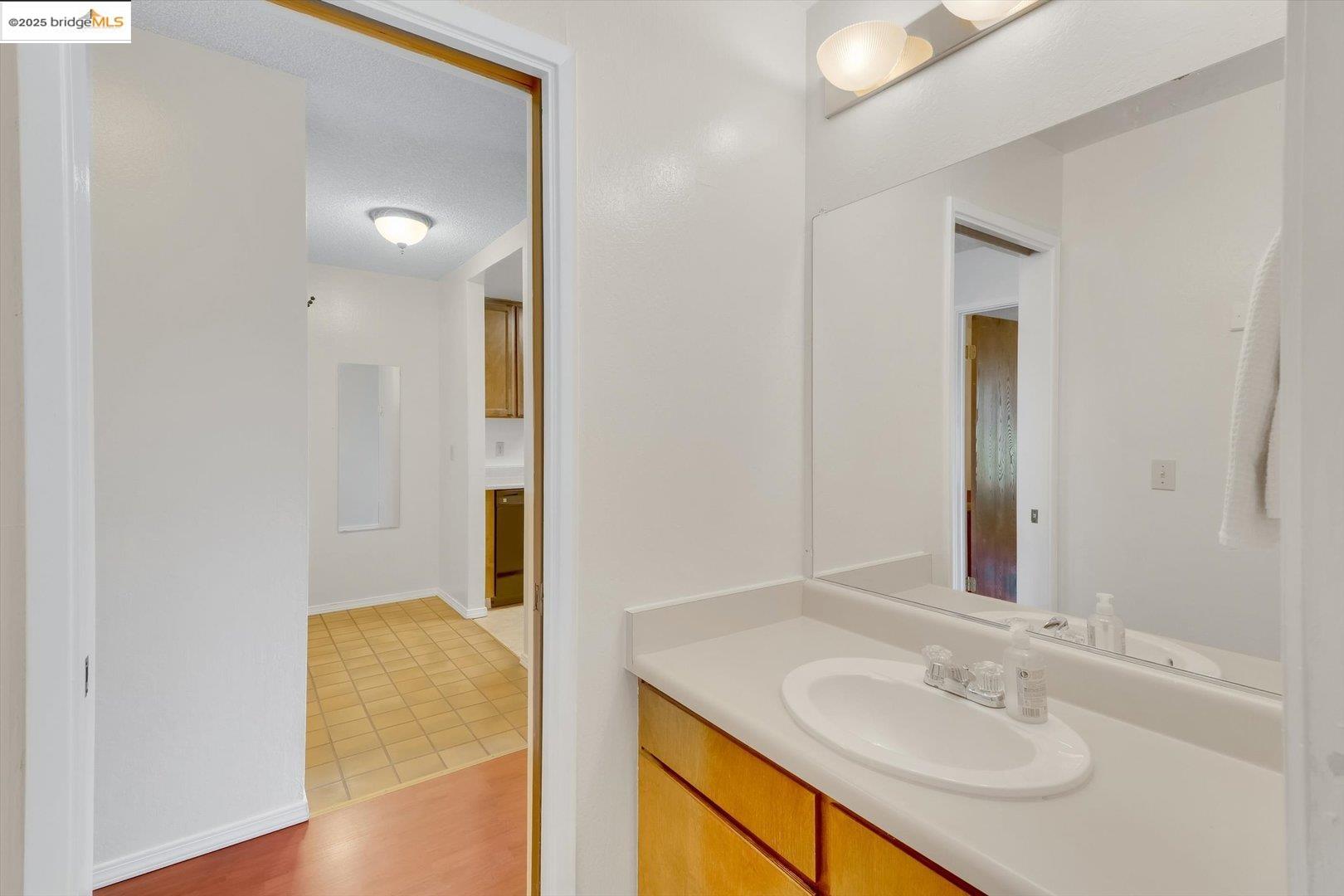 Detail Gallery Image 11 of 15 For 4174 San Pablo Dam Rd Apt B,  El Sobrante,  CA 94803 - 1 Beds | 1 Baths