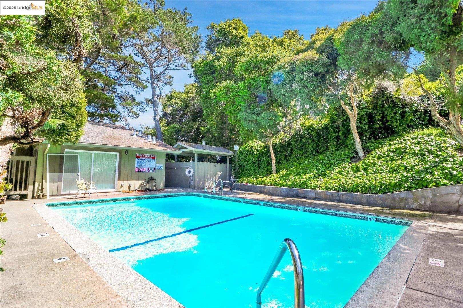 Detail Gallery Image 14 of 15 For 4174 San Pablo Dam Rd Apt B,  El Sobrante,  CA 94803 - 1 Beds | 1 Baths