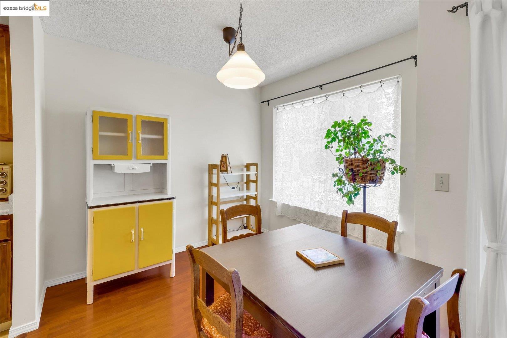 Detail Gallery Image 7 of 15 For 4174 San Pablo Dam Rd Apt B,  El Sobrante,  CA 94803 - 1 Beds | 1 Baths