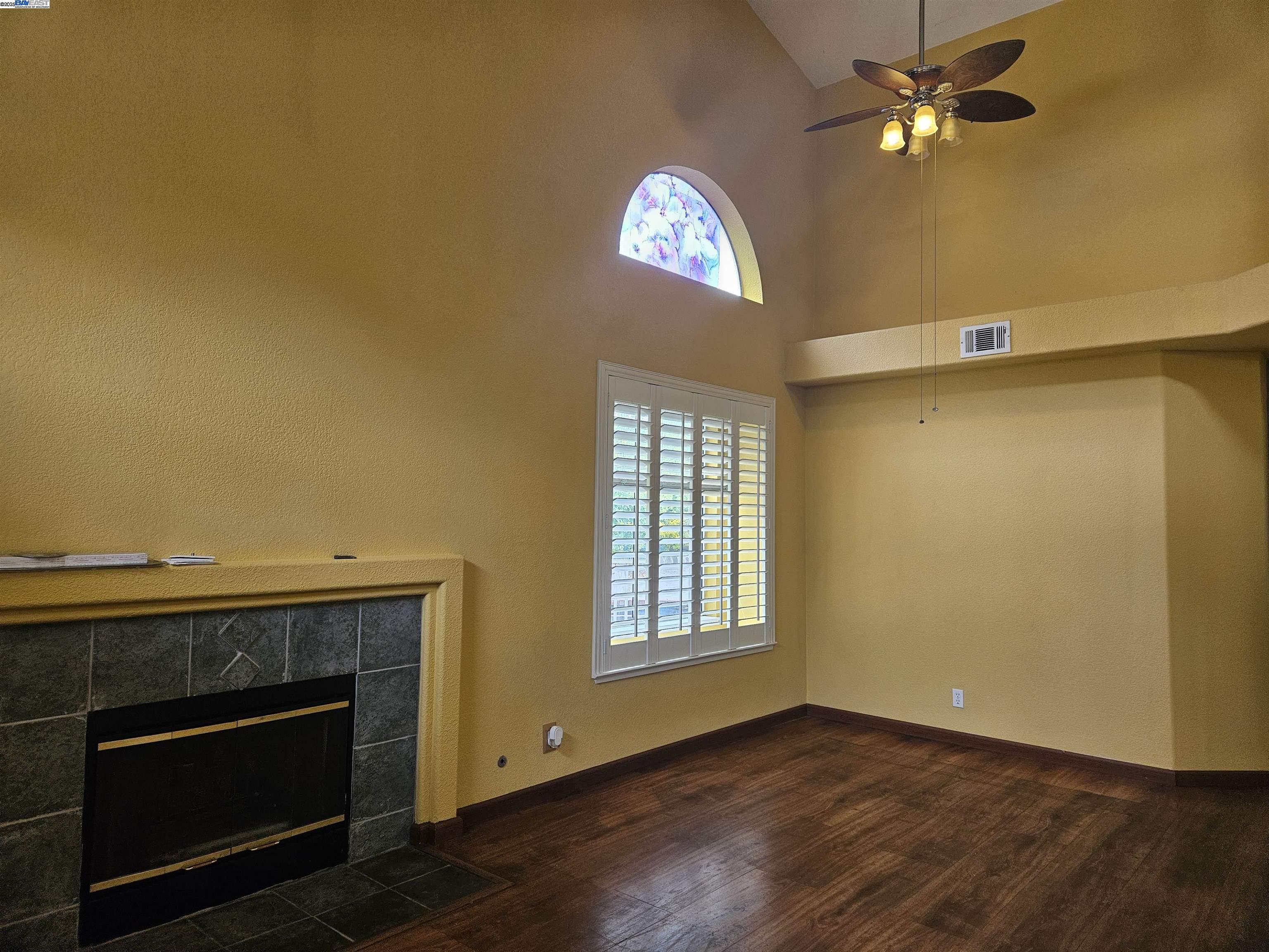 Detail Gallery Image 3 of 41 For 24909 Avocado Ct, Hayward,  CA 94544 - 3 Beds | 2/1 Baths