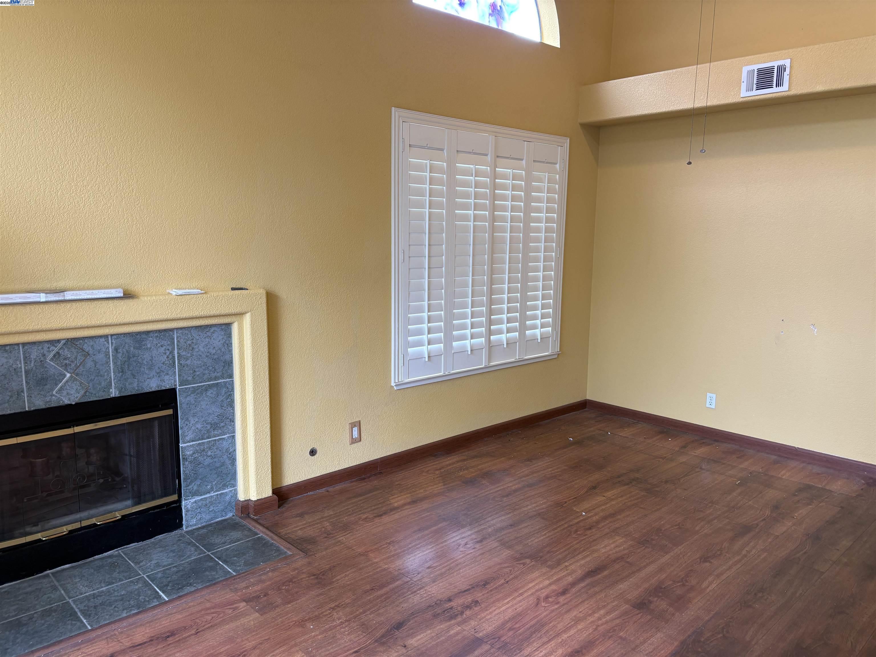 Detail Gallery Image 4 of 41 For 24909 Avocado Ct, Hayward,  CA 94544 - 3 Beds | 2/1 Baths