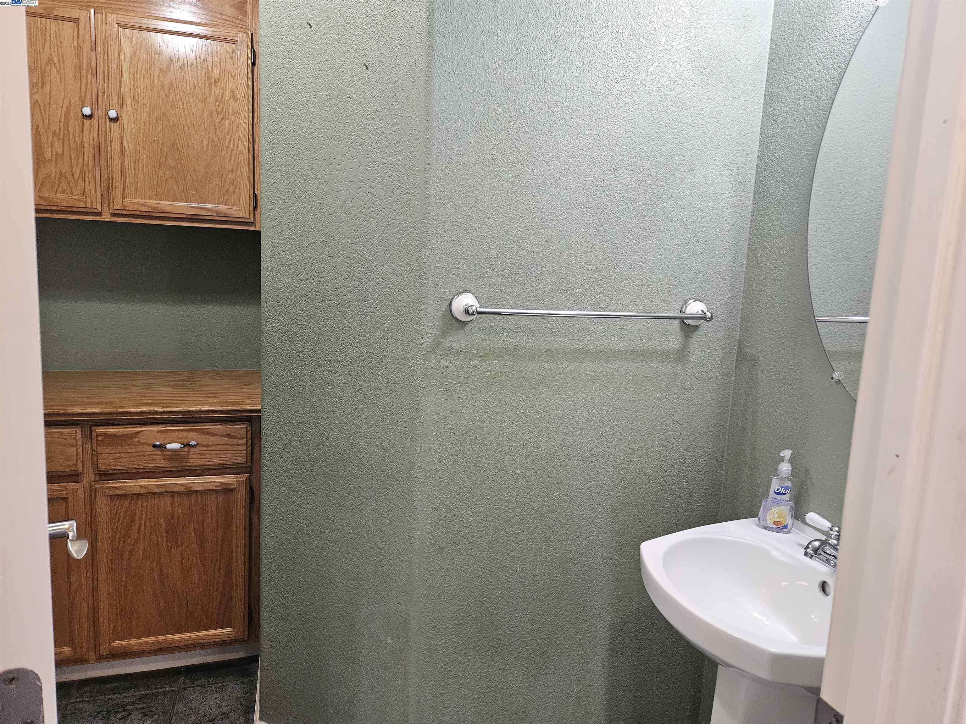 Detail Gallery Image 35 of 41 For 24909 Avocado Ct, Hayward,  CA 94544 - 3 Beds | 2/1 Baths
