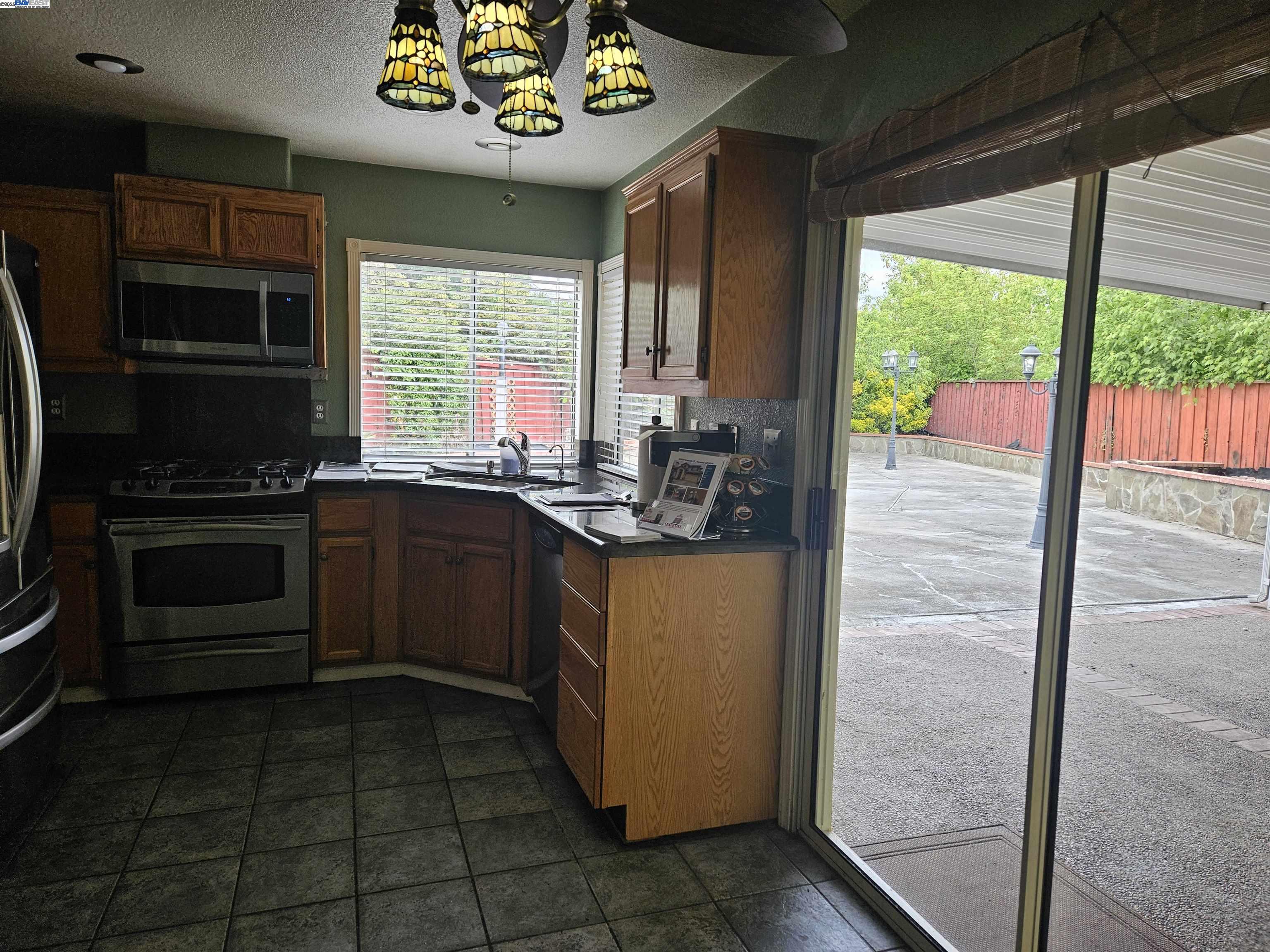 Detail Gallery Image 36 of 41 For 24909 Avocado Ct, Hayward,  CA 94544 - 3 Beds | 2/1 Baths