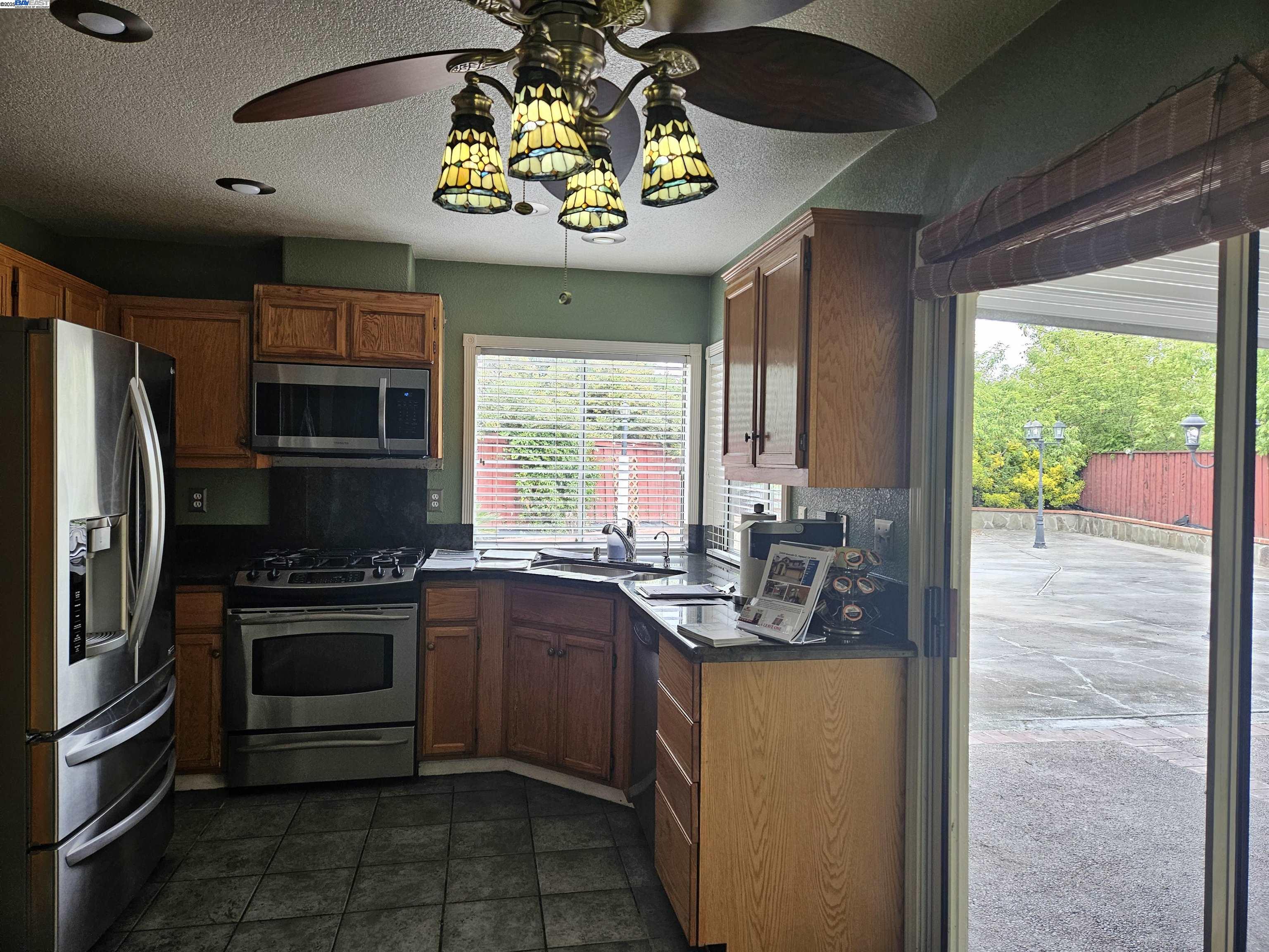 Detail Gallery Image 37 of 41 For 24909 Avocado Ct, Hayward,  CA 94544 - 3 Beds | 2/1 Baths