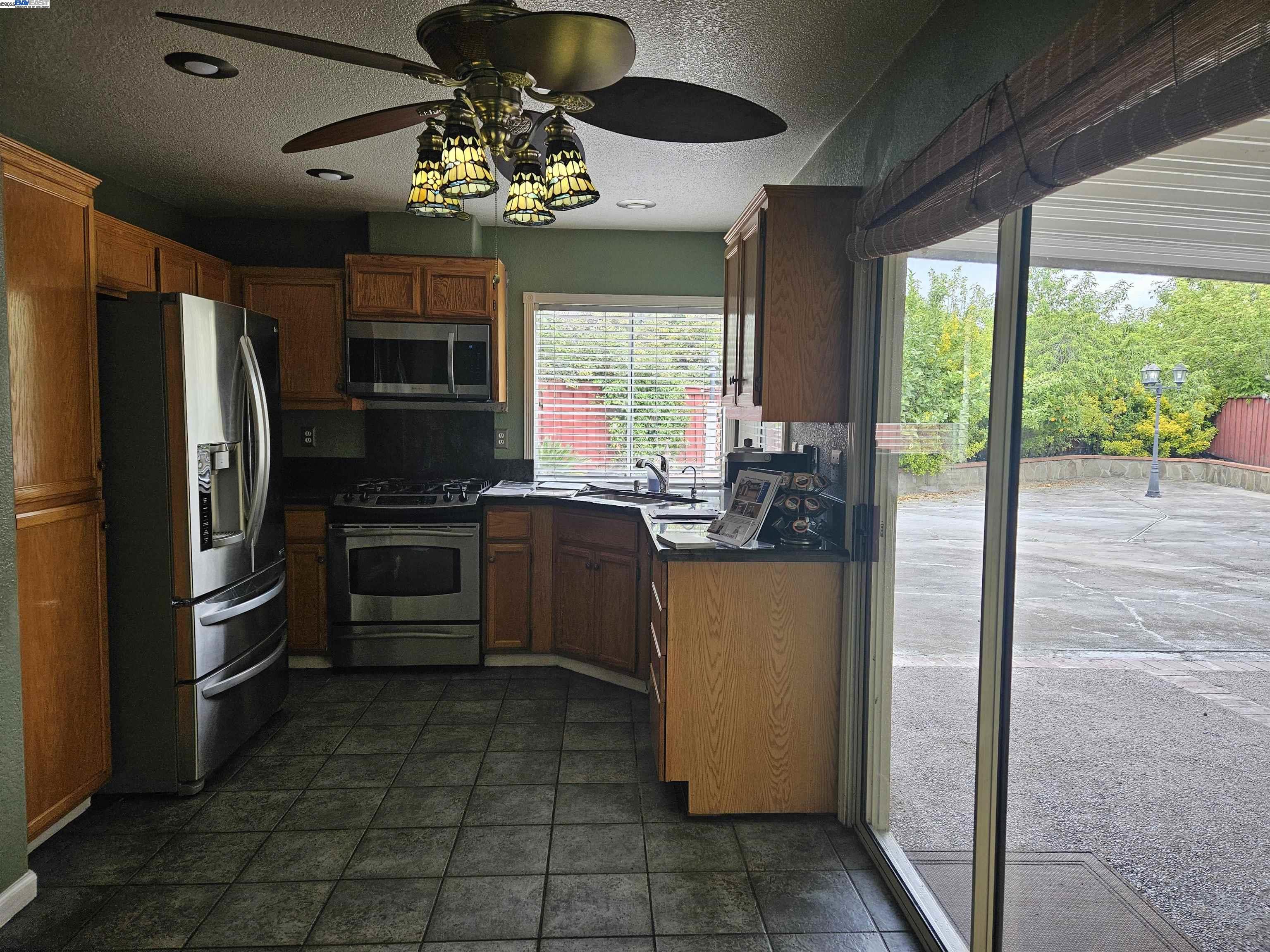 Detail Gallery Image 38 of 41 For 24909 Avocado Ct, Hayward,  CA 94544 - 3 Beds | 2/1 Baths