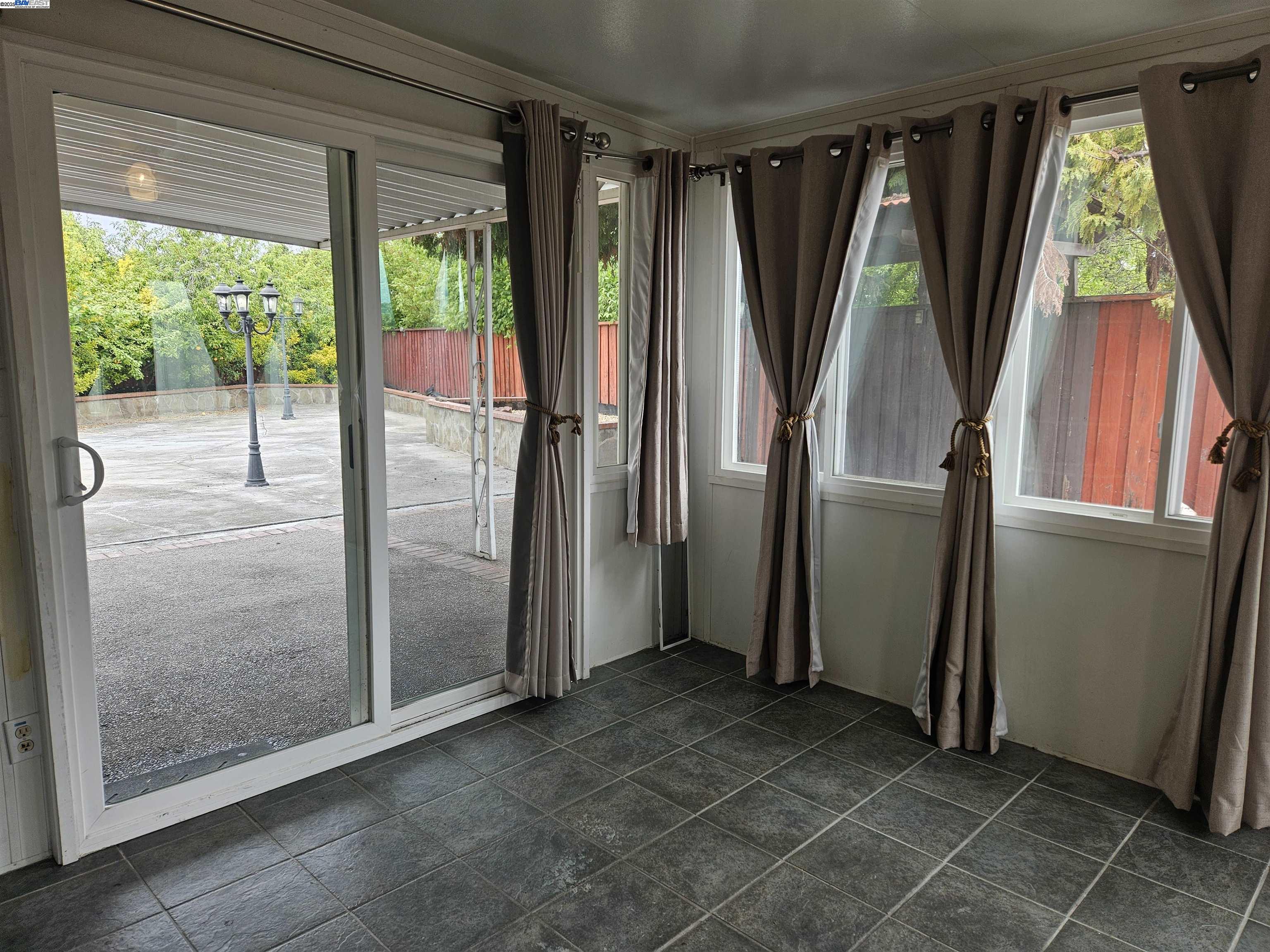 Detail Gallery Image 39 of 41 For 24909 Avocado Ct, Hayward,  CA 94544 - 3 Beds | 2/1 Baths