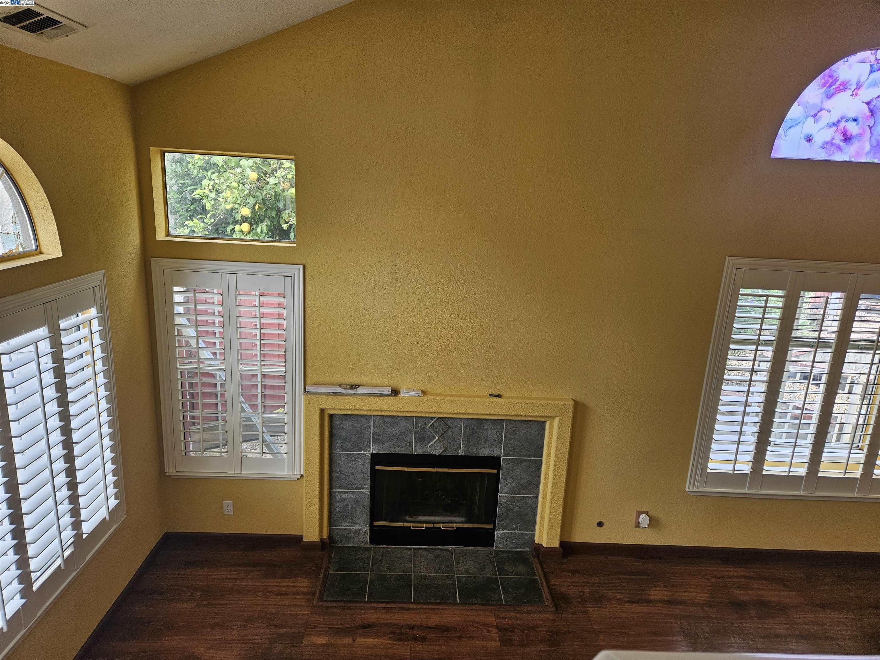 Detail Gallery Image 5 of 41 For 24909 Avocado Ct, Hayward,  CA 94544 - 3 Beds | 2/1 Baths