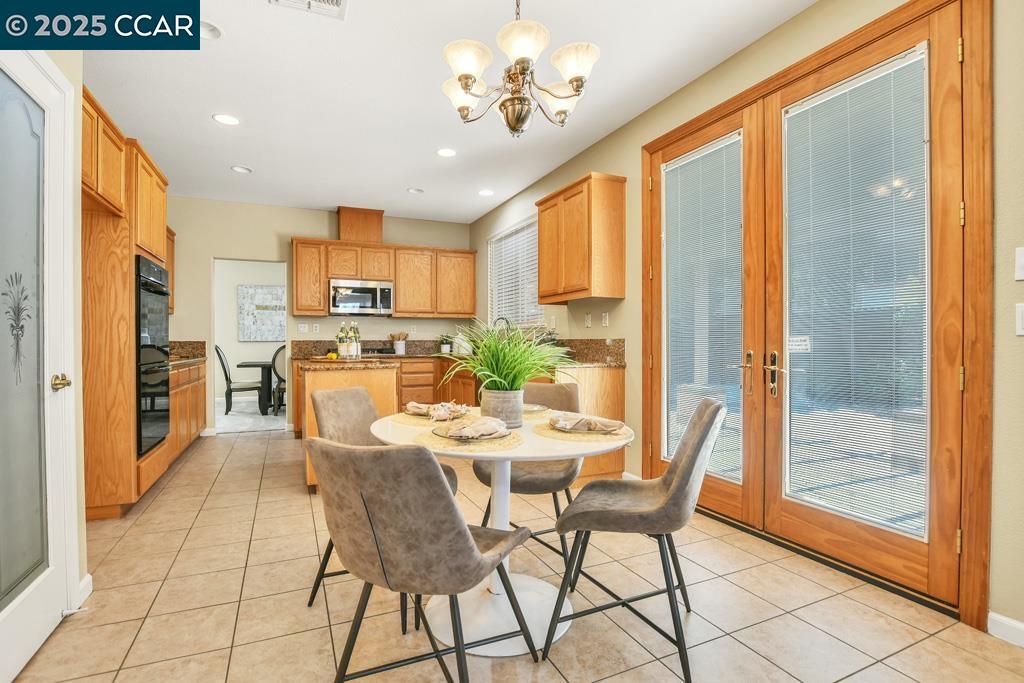 Detail Gallery Image 11 of 38 For 14 Birmingham Ct, Oakley,  CA 94561 - 4 Beds | 3 Baths