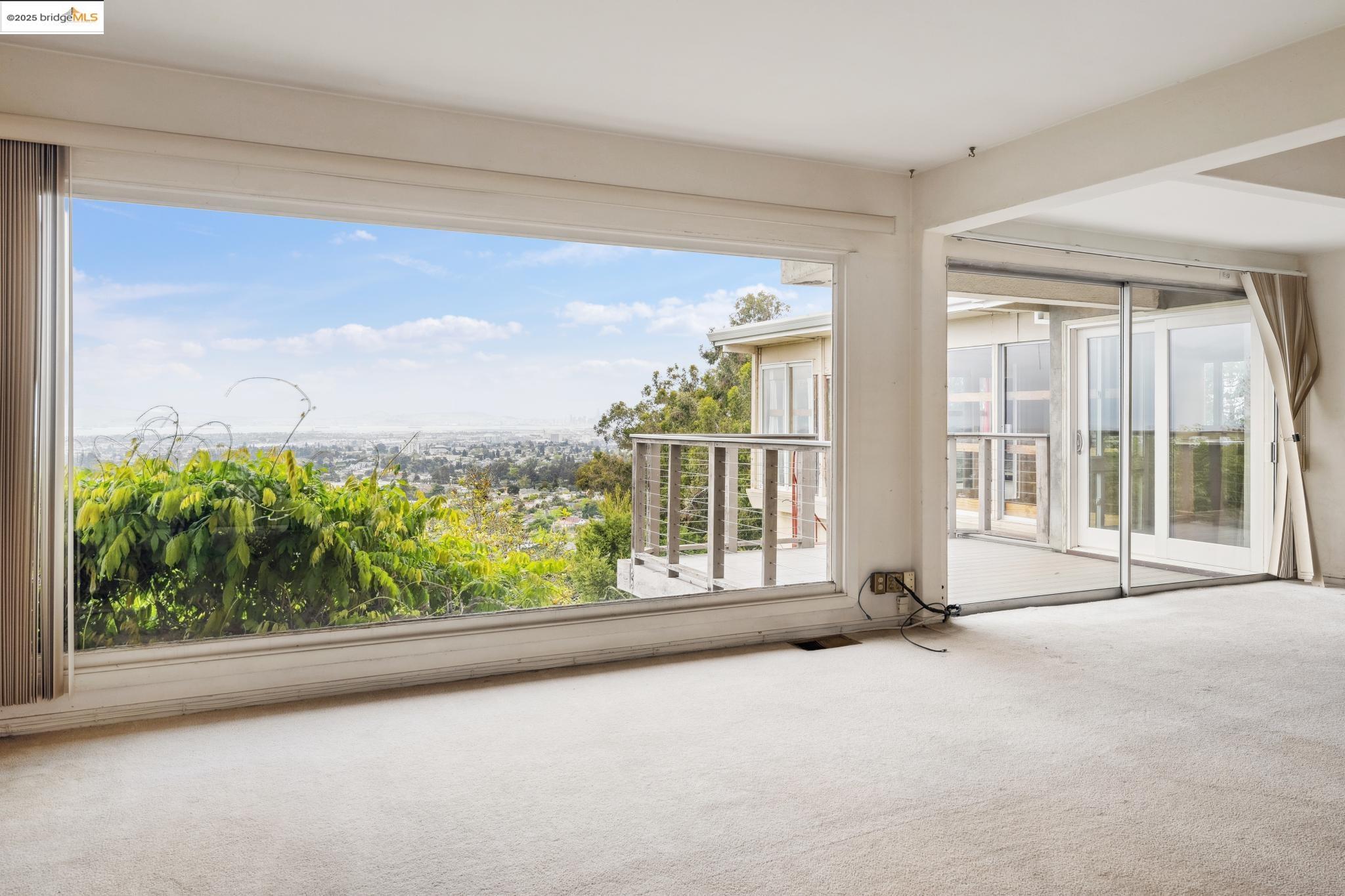Detail Gallery Image 1 of 1 For 2831 Steinmetz Way, Oakland,  CA 94602 - 4 Beds | 2/1 Baths