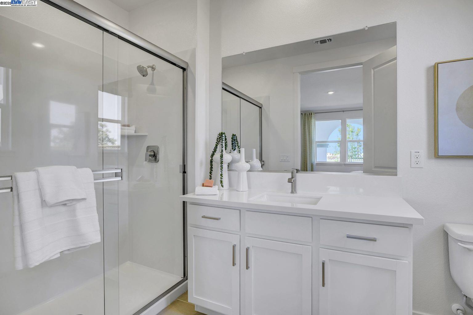 Detail Gallery Image 14 of 29 For 327 W Calabria Drive, Mountain House,  CA 95391 - 5 Beds | 4/1 Baths