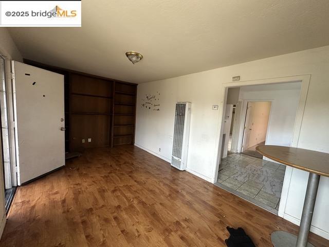 Detail Gallery Image 1 of 10 For 2023 Dover Ave, San Pablo,  CA 94806 - 2 Beds | 1 Baths