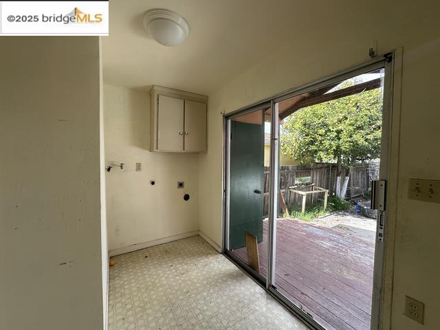 Detail Gallery Image 4 of 10 For 2023 Dover Ave, San Pablo,  CA 94806 - 2 Beds | 1 Baths