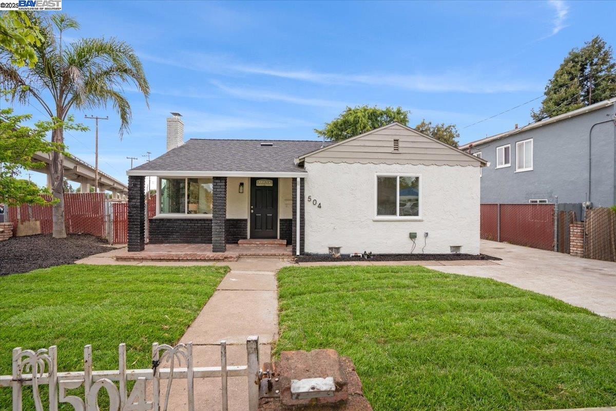 Detail Gallery Image 1 of 1 For 504 Simon St, Hayward,  CA 94541 - 2 Beds | 1 Baths