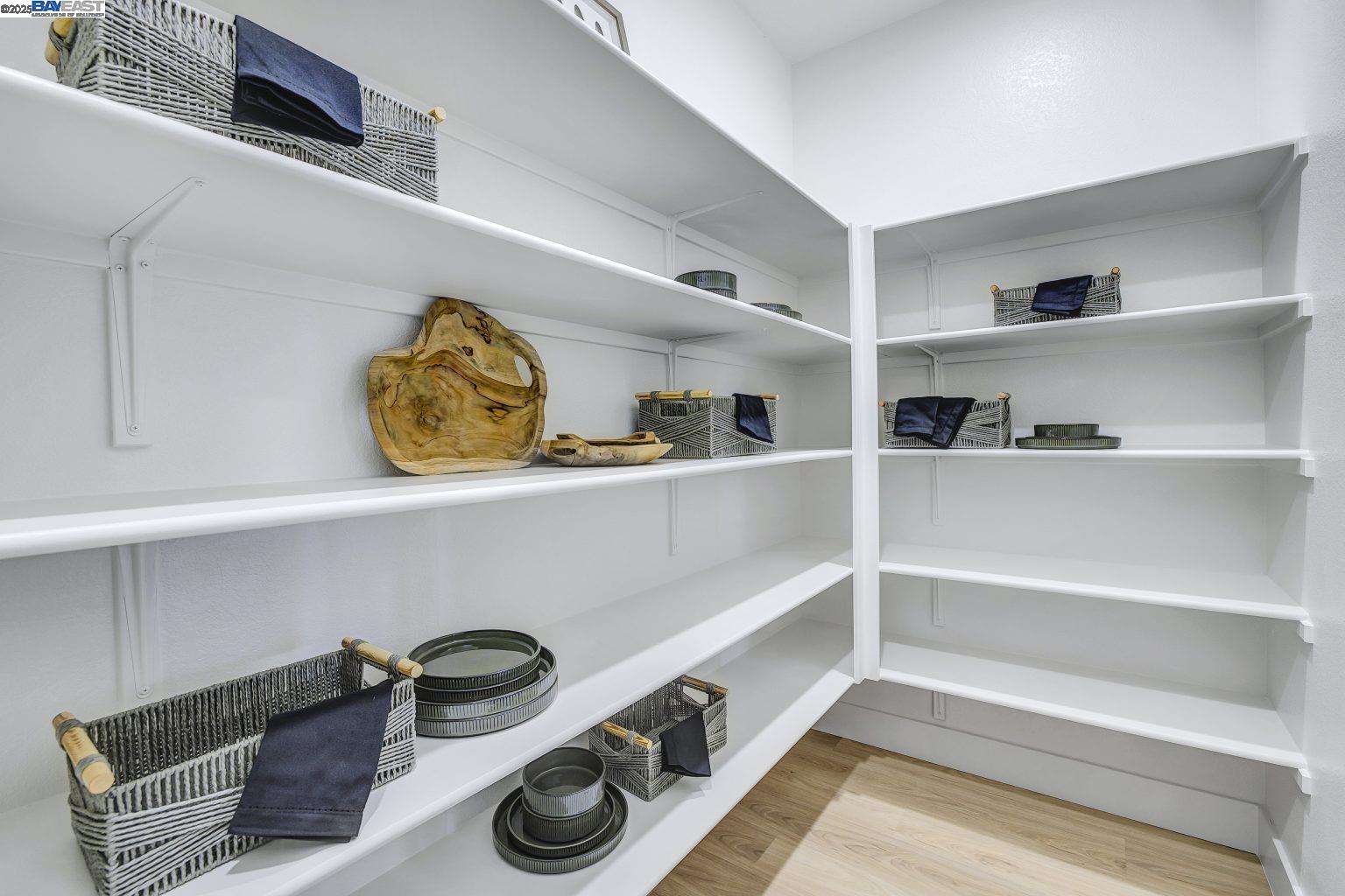 Detail Gallery Image 16 of 38 For 335 W Calabria Drive, Mountain House,  CA 95391 - 4 Beds | 3/1 Baths