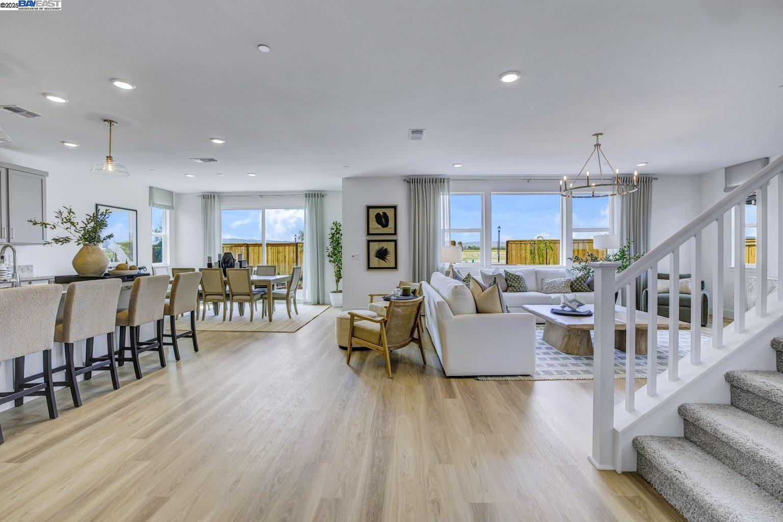 Detail Gallery Image 6 of 38 For 335 W Calabria Drive, Mountain House,  CA 95391 - 4 Beds | 3/1 Baths