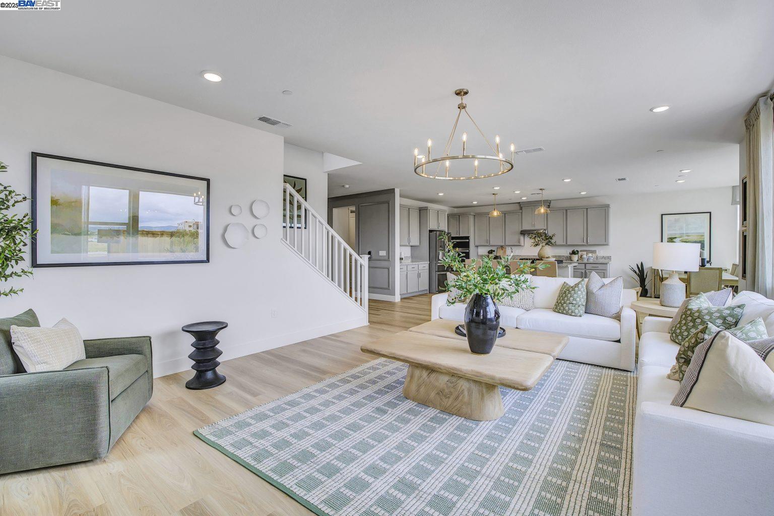 Detail Gallery Image 9 of 38 For 335 W Calabria Drive, Mountain House,  CA 95391 - 4 Beds | 3/1 Baths