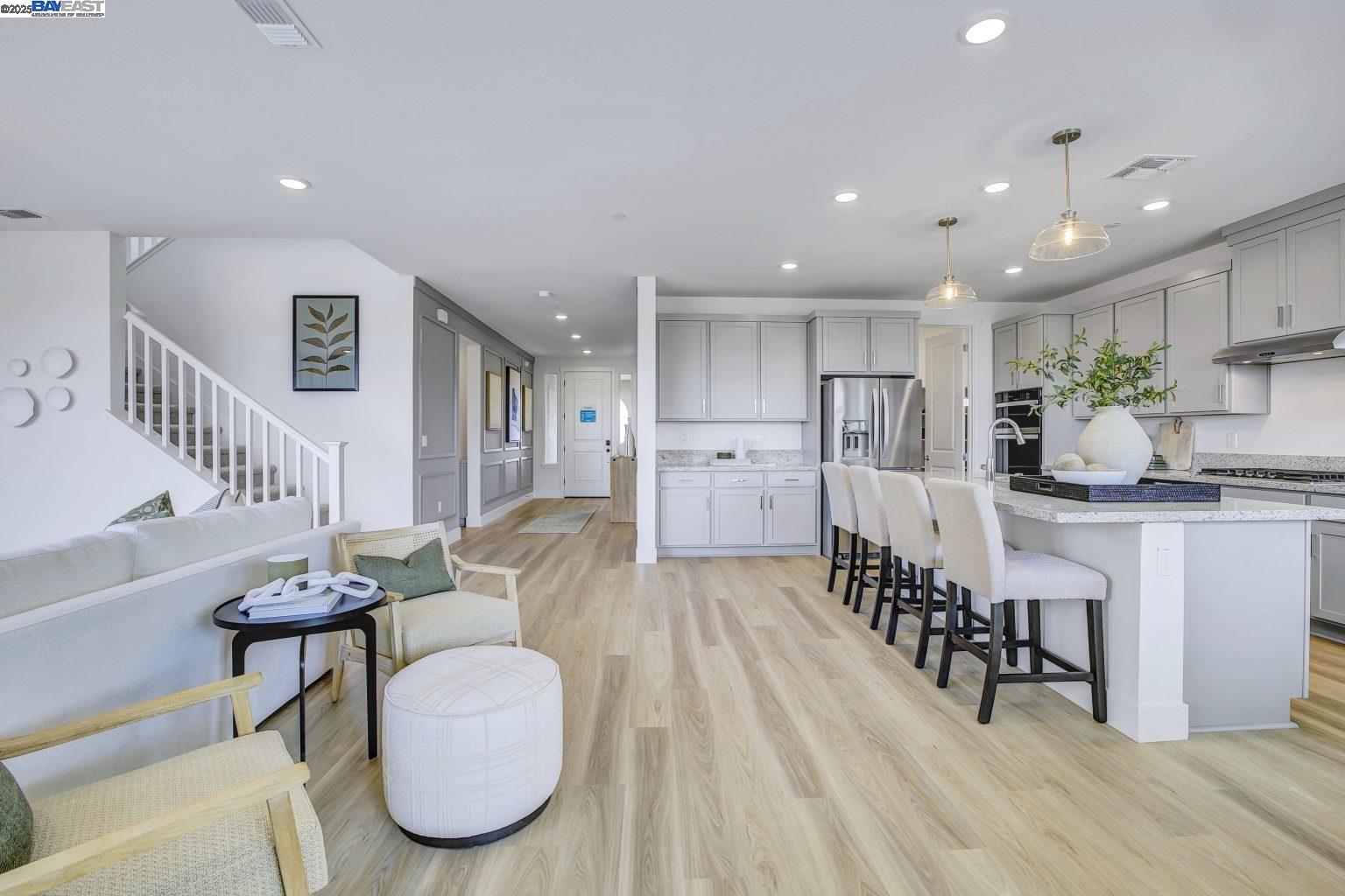 Detail Gallery Image 10 of 38 For 335 W Calabria Drive, Mountain House,  CA 95391 - 4 Beds | 3/1 Baths