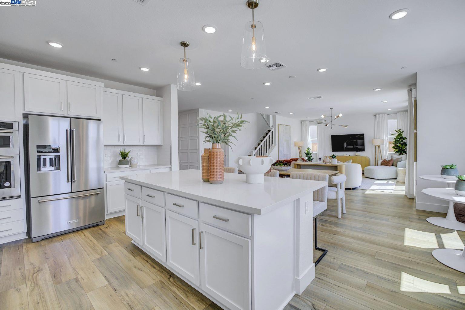 Detail Gallery Image 11 of 29 For 303 W Calabria Drive, Mountain House,  CA 95391 - 5 Beds | 4/1 Baths