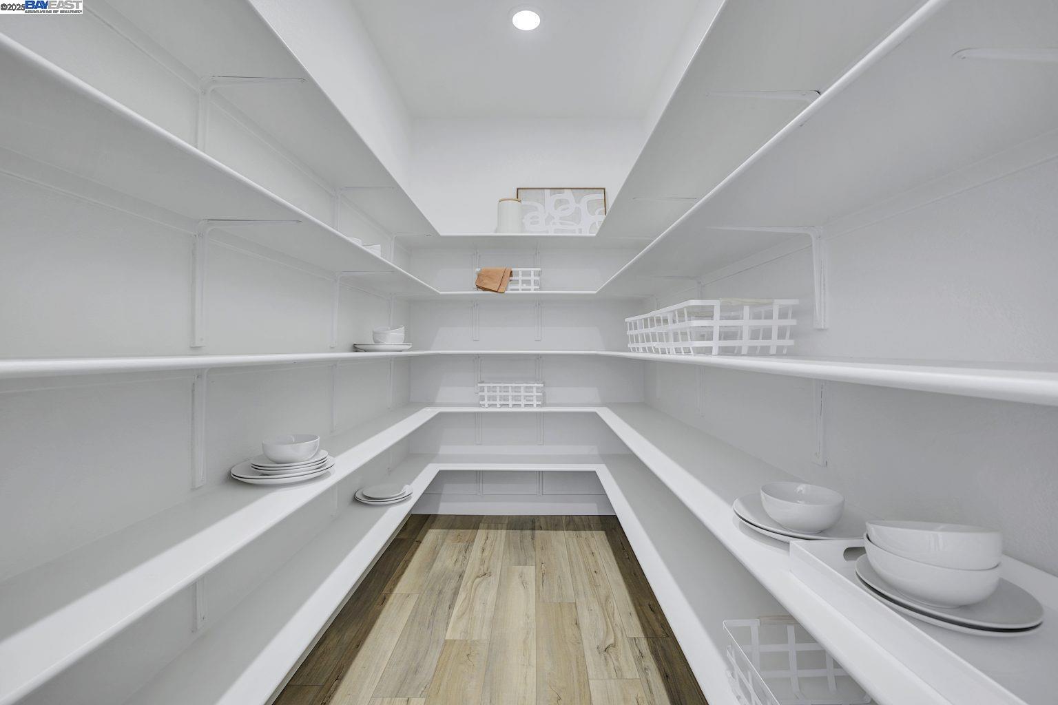 Detail Gallery Image 12 of 29 For 303 W Calabria Drive, Mountain House,  CA 95391 - 5 Beds | 4/1 Baths