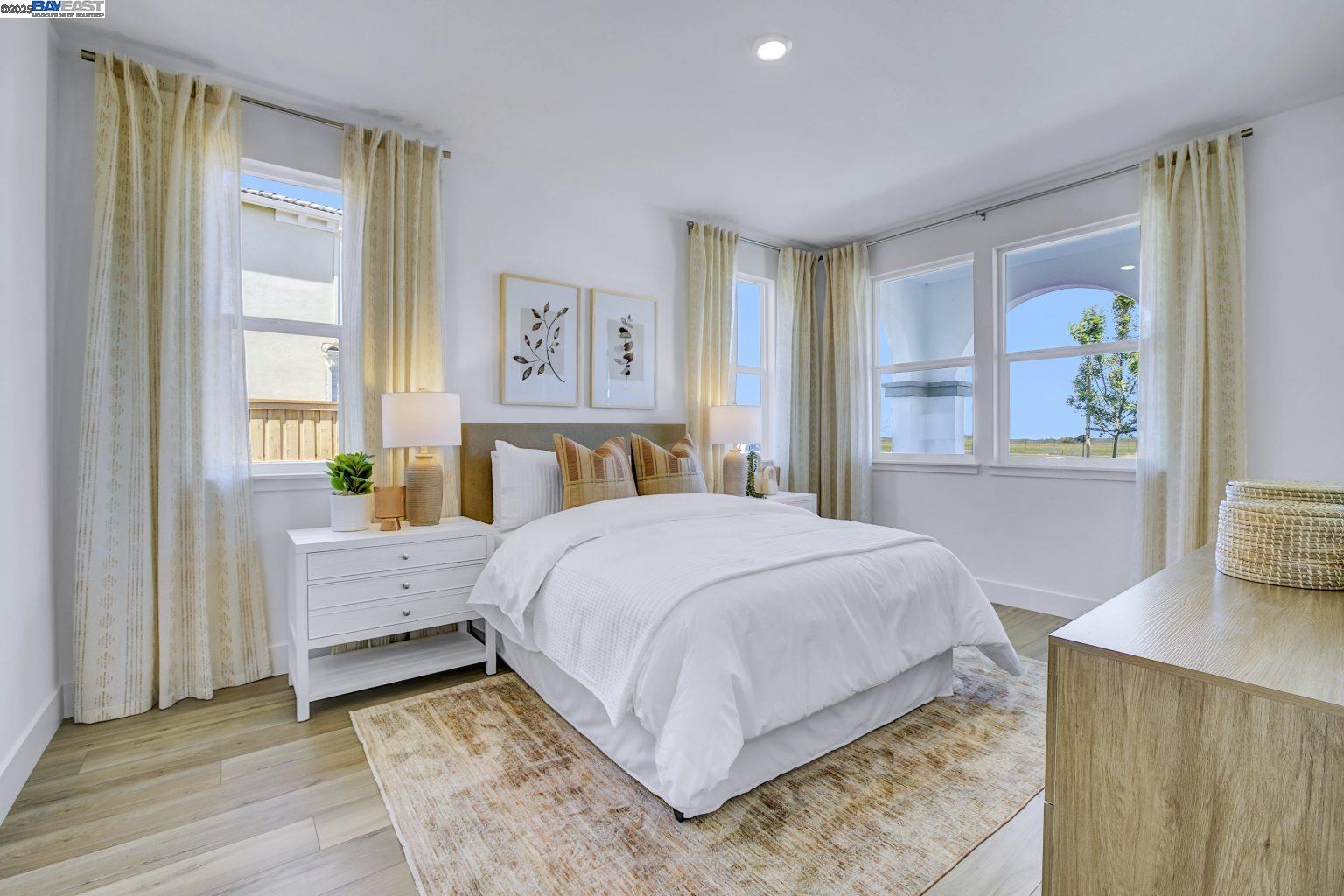 Detail Gallery Image 13 of 29 For 303 W Calabria Drive, Mountain House,  CA 95391 - 5 Beds | 4/1 Baths
