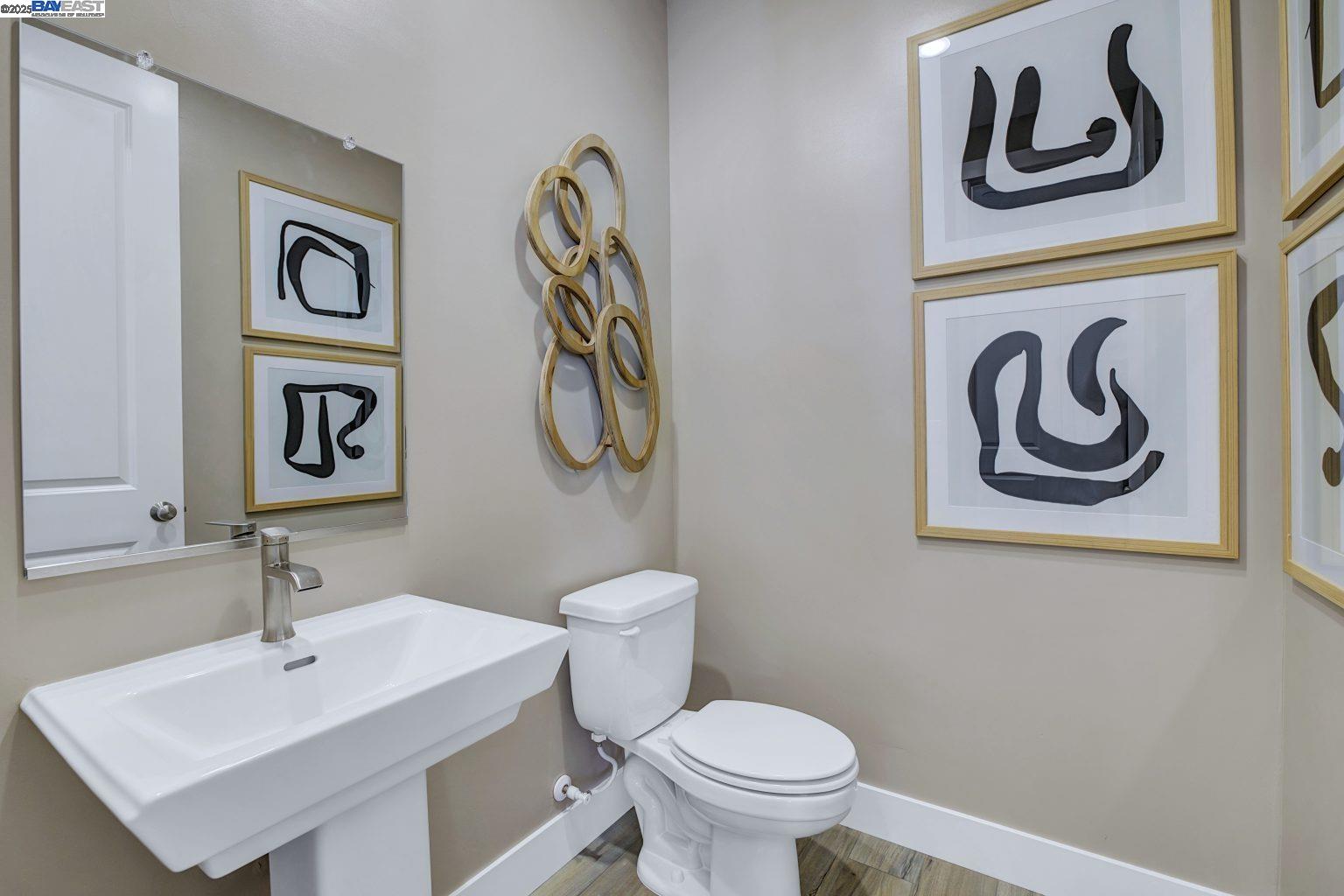Detail Gallery Image 6 of 29 For 303 W Calabria Drive, Mountain House,  CA 95391 - 5 Beds | 4/1 Baths