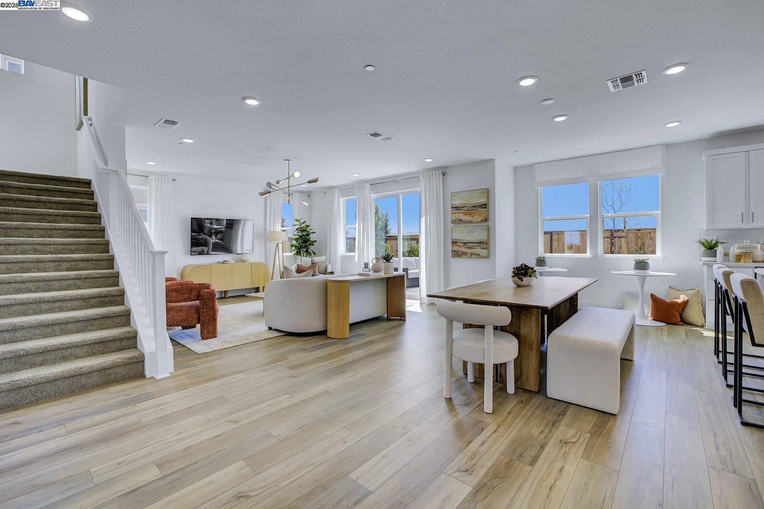Detail Gallery Image 7 of 29 For 303 W Calabria Drive, Mountain House,  CA 95391 - 5 Beds | 4/1 Baths