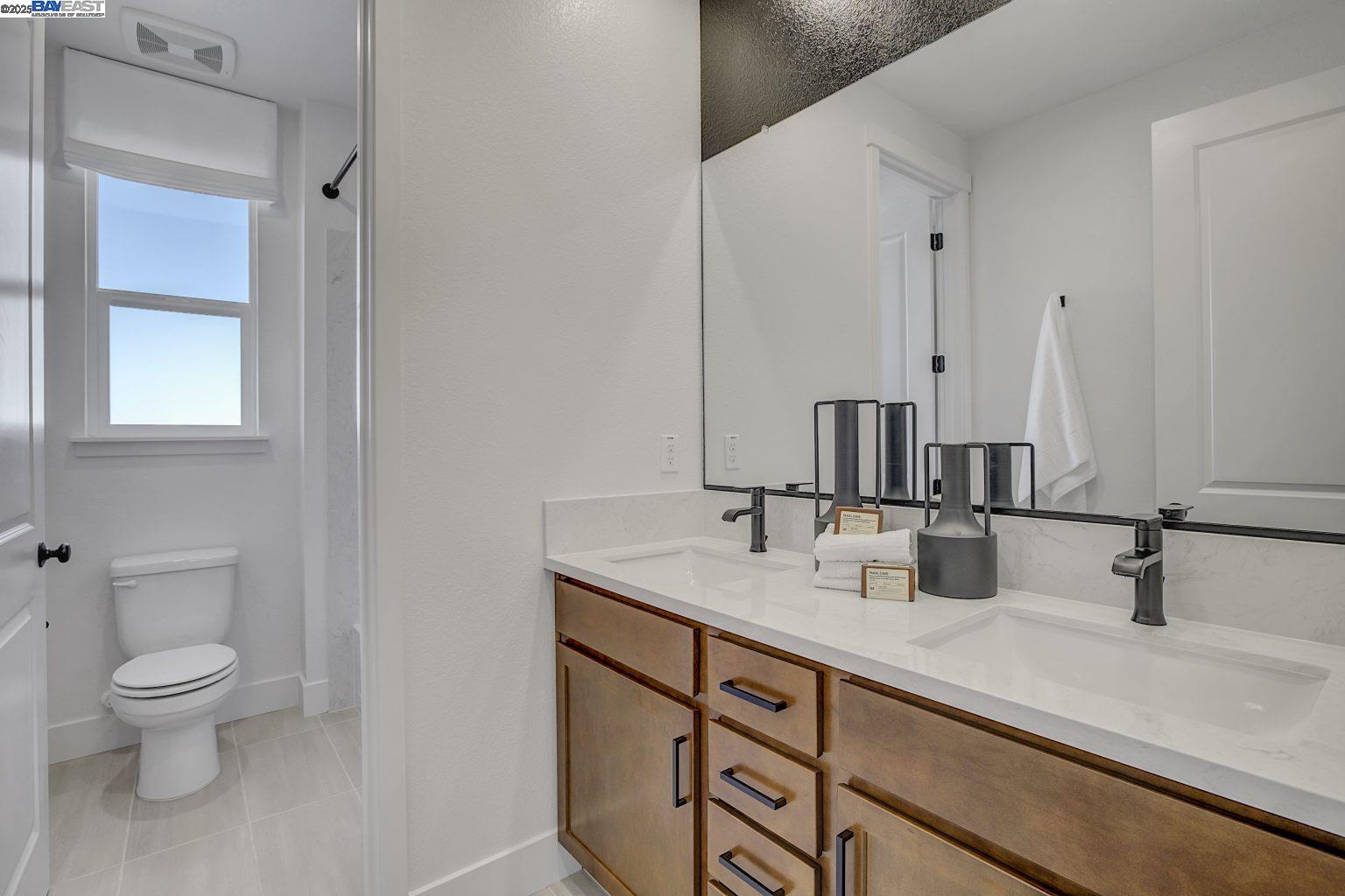 Detail Gallery Image 19 of 35 For 319 W Calabria Drive, Mountain House,  CA 95391 - 6 Beds | 5/1 Baths