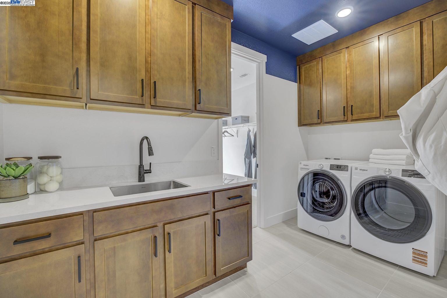 Detail Gallery Image 22 of 35 For 319 W Calabria Drive, Mountain House,  CA 95391 - 6 Beds | 5/1 Baths