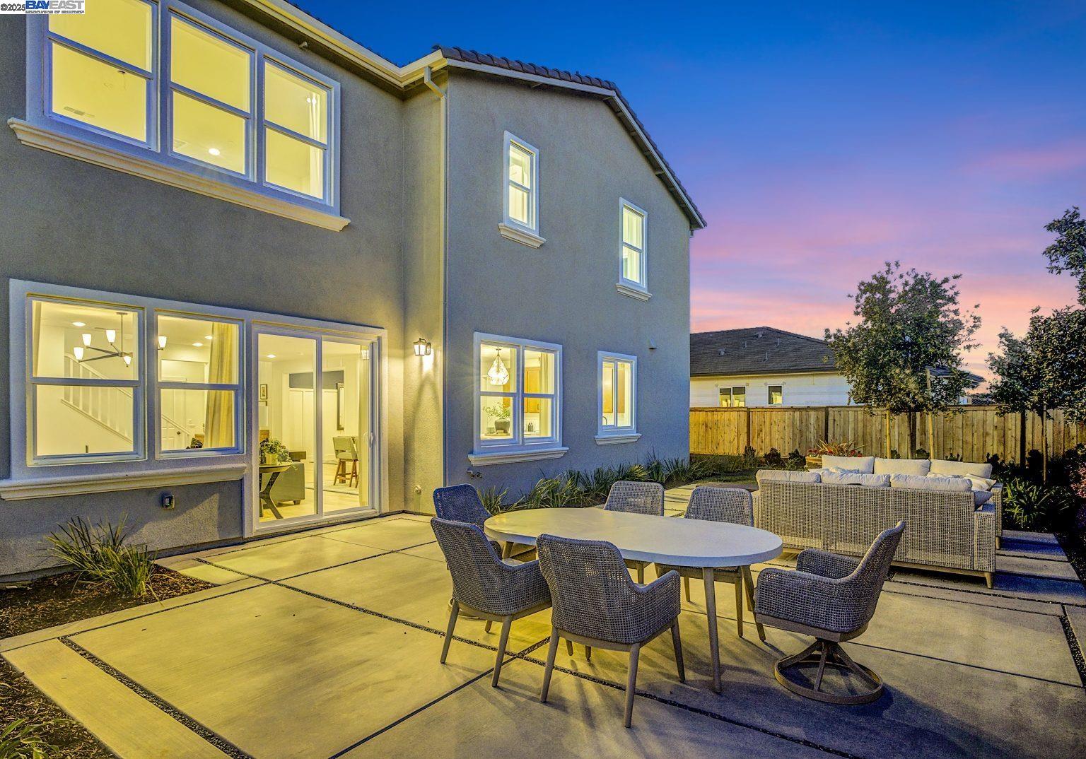 Detail Gallery Image 31 of 35 For 319 W Calabria Drive, Mountain House,  CA 95391 - 6 Beds | 5/1 Baths