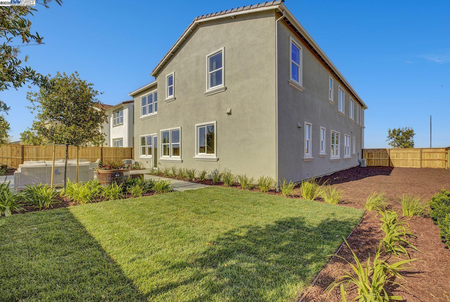 Detail Gallery Image 32 of 35 For 319 W Calabria Drive, Mountain House,  CA 95391 - 6 Beds | 5/1 Baths