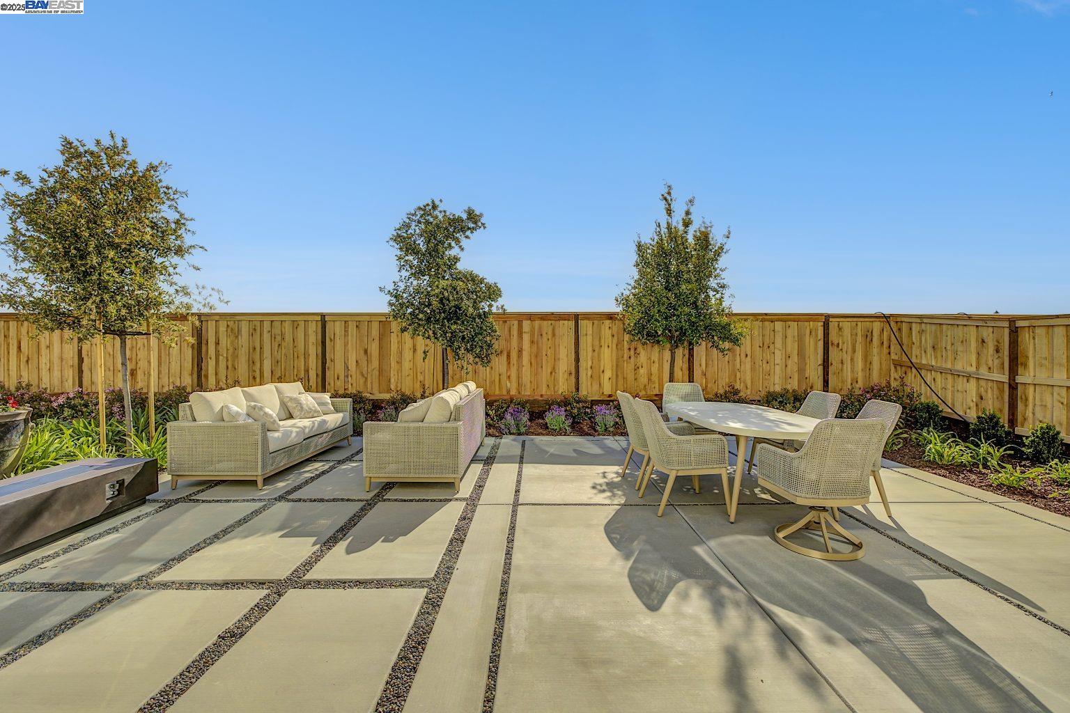 Detail Gallery Image 33 of 35 For 319 W Calabria Drive, Mountain House,  CA 95391 - 6 Beds | 5/1 Baths