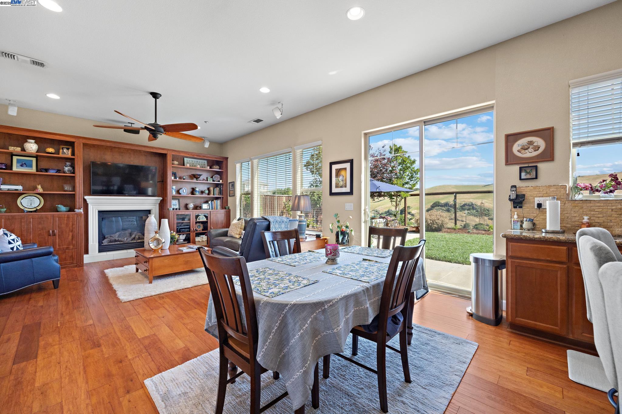Detail Gallery Image 14 of 48 For 9779 Reimers Way, Dublin,  CA 94568 - 5 Beds | 3 Baths