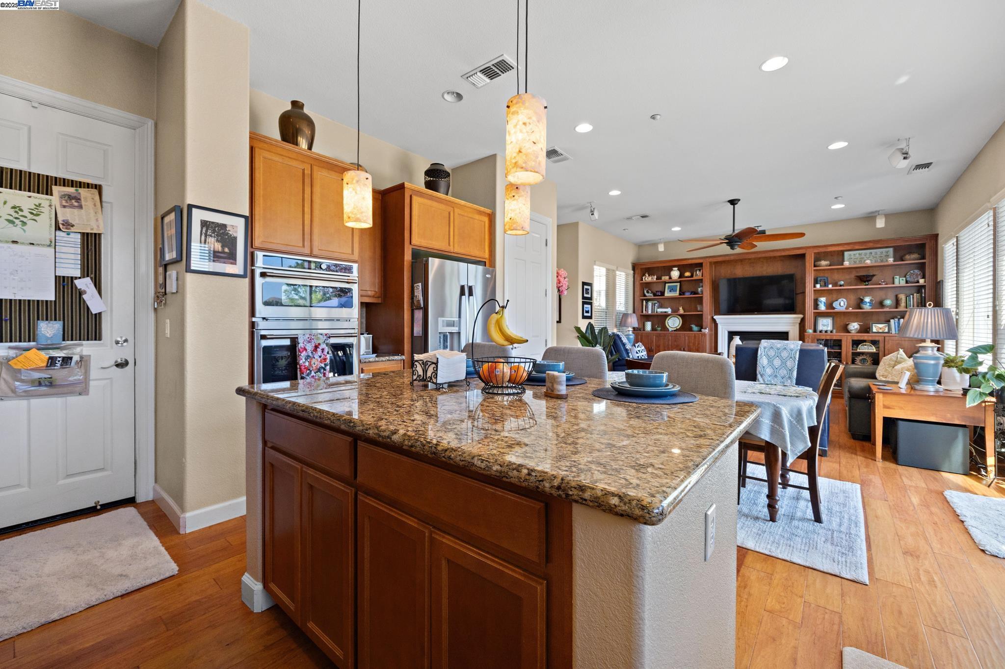 Detail Gallery Image 19 of 48 For 9779 Reimers Way, Dublin,  CA 94568 - 5 Beds | 3 Baths