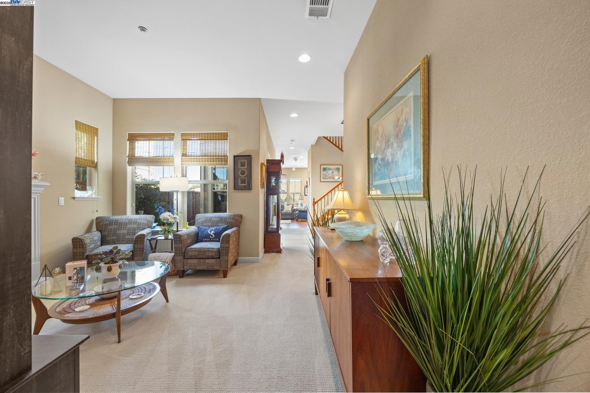 Detail Gallery Image 5 of 48 For 9779 Reimers Way, Dublin,  CA 94568 - 5 Beds | 3 Baths