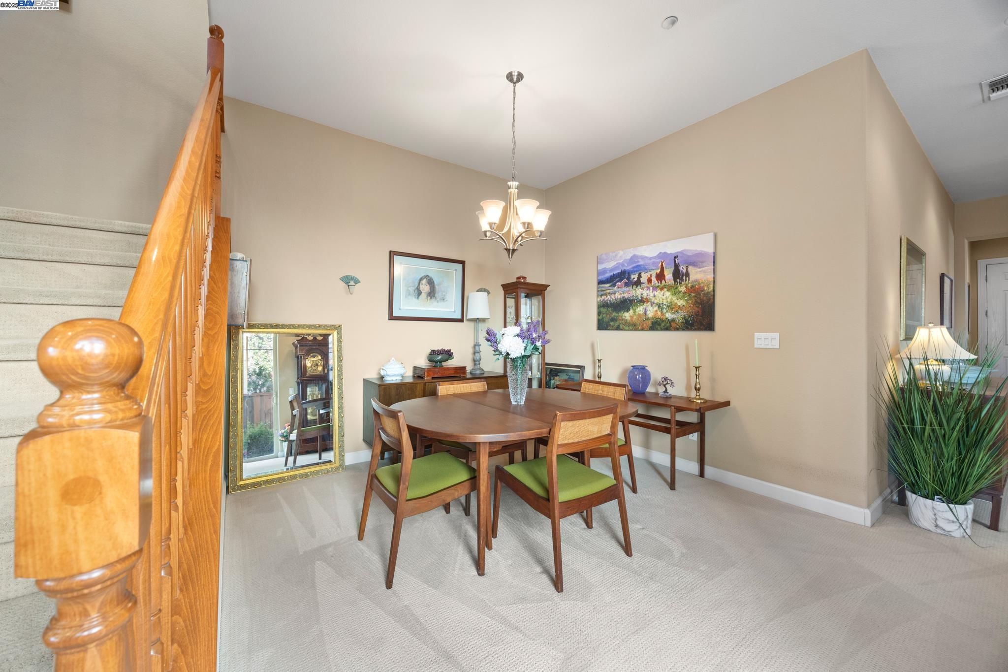 Detail Gallery Image 8 of 48 For 9779 Reimers Way, Dublin,  CA 94568 - 5 Beds | 3 Baths