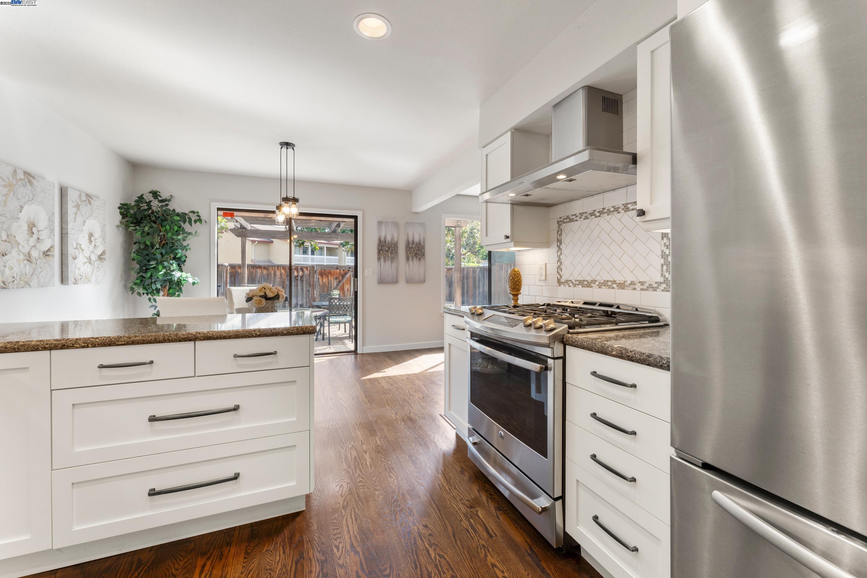 Detail Gallery Image 15 of 33 For 40654 Wolcott Pl, Fremont,  CA 94538 - 3 Beds | 2/1 Baths