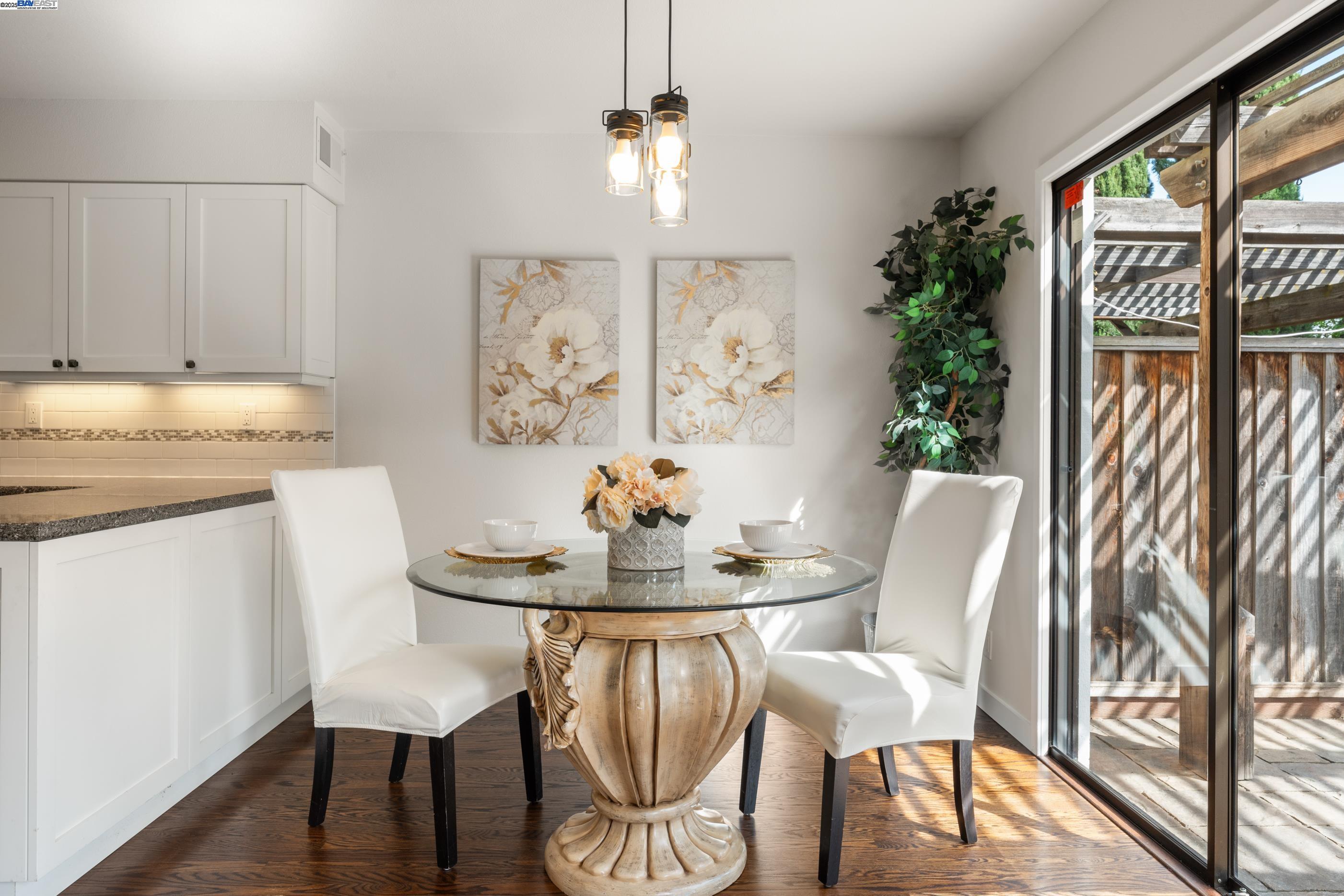 Detail Gallery Image 10 of 33 For 40654 Wolcott Pl, Fremont,  CA 94538 - 3 Beds | 2/1 Baths