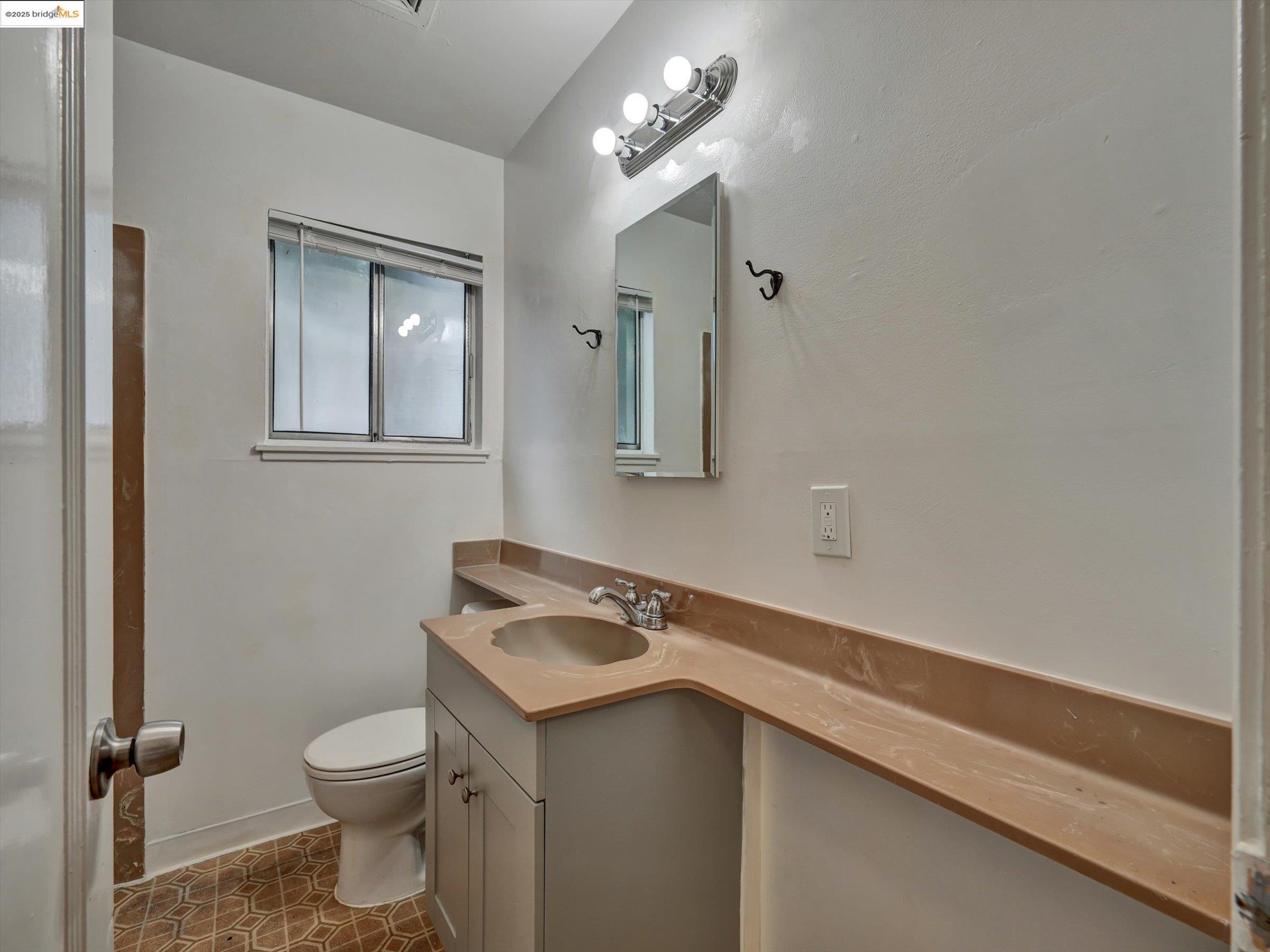 Detail Gallery Image 16 of 22 For 3047 Judith Ct, San Pablo,  CA 94806 - 3 Beds | 2 Baths