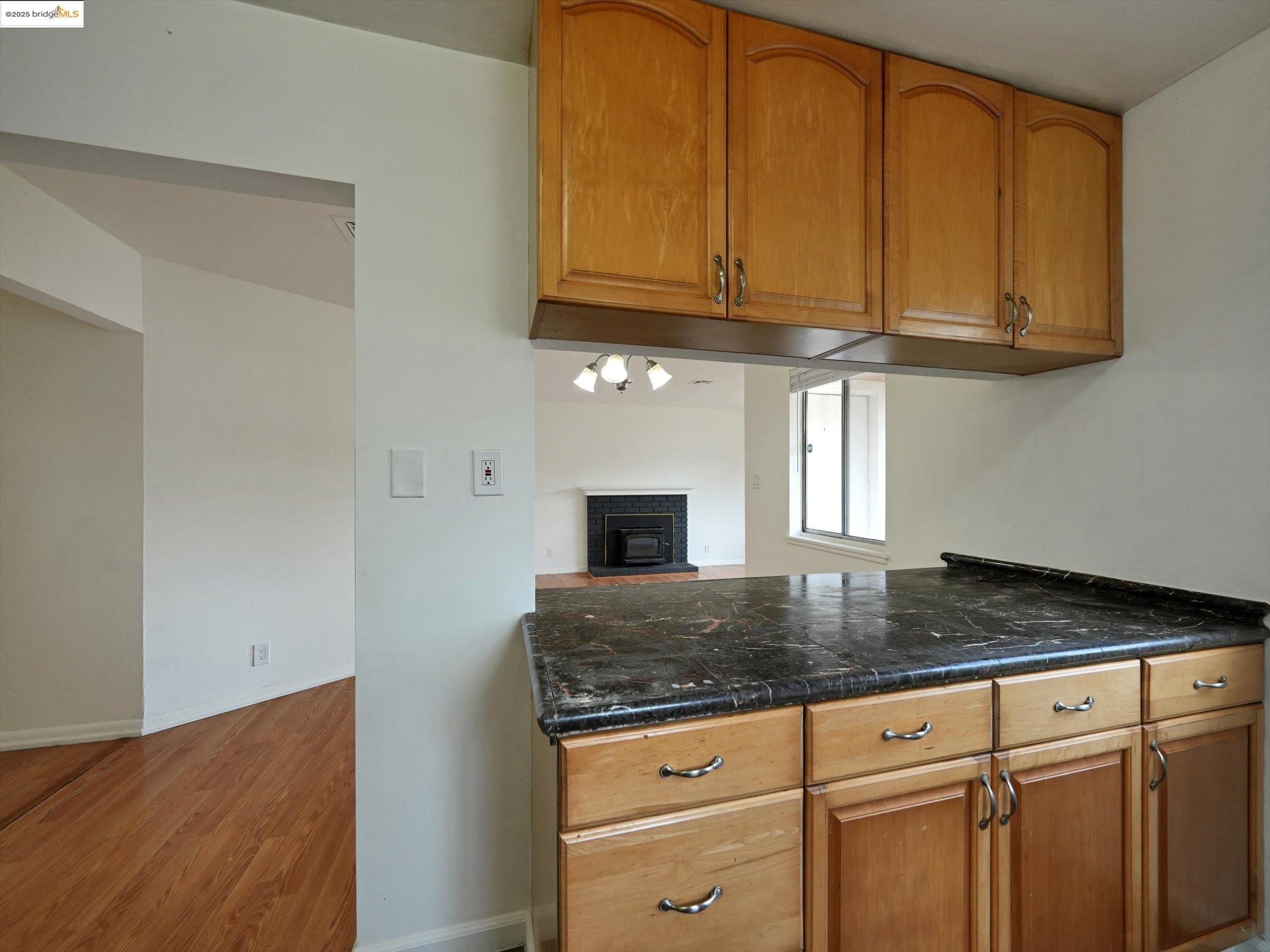 Detail Gallery Image 8 of 22 For 3047 Judith Ct, San Pablo,  CA 94806 - 3 Beds | 2 Baths