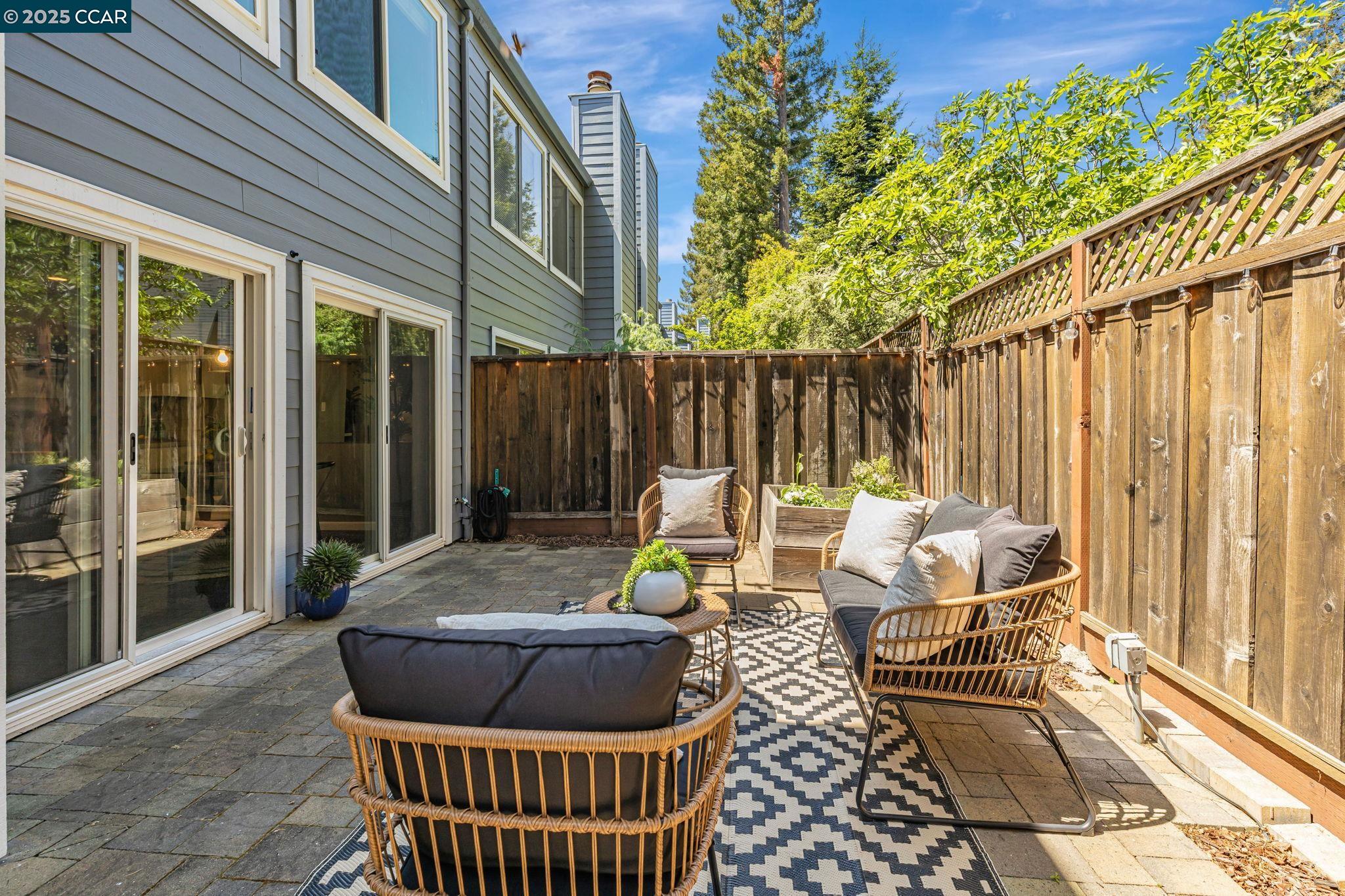 Detail Gallery Image 26 of 37 For 239 Ashley Cir, Danville,  CA 94526 - 2 Beds | 2/1 Baths