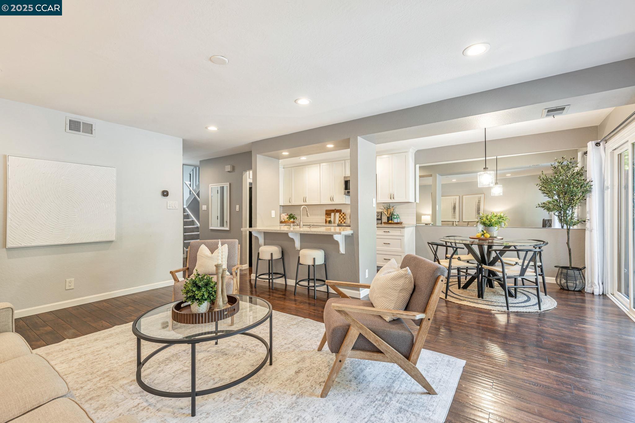 Detail Gallery Image 5 of 37 For 239 Ashley Cir, Danville,  CA 94526 - 2 Beds | 2/1 Baths
