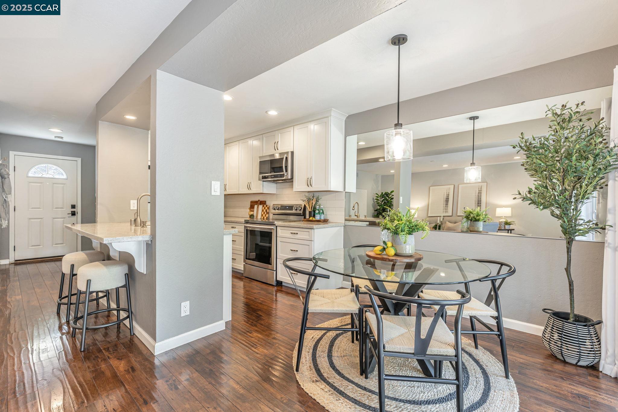 Detail Gallery Image 9 of 37 For 239 Ashley Cir, Danville,  CA 94526 - 2 Beds | 2/1 Baths